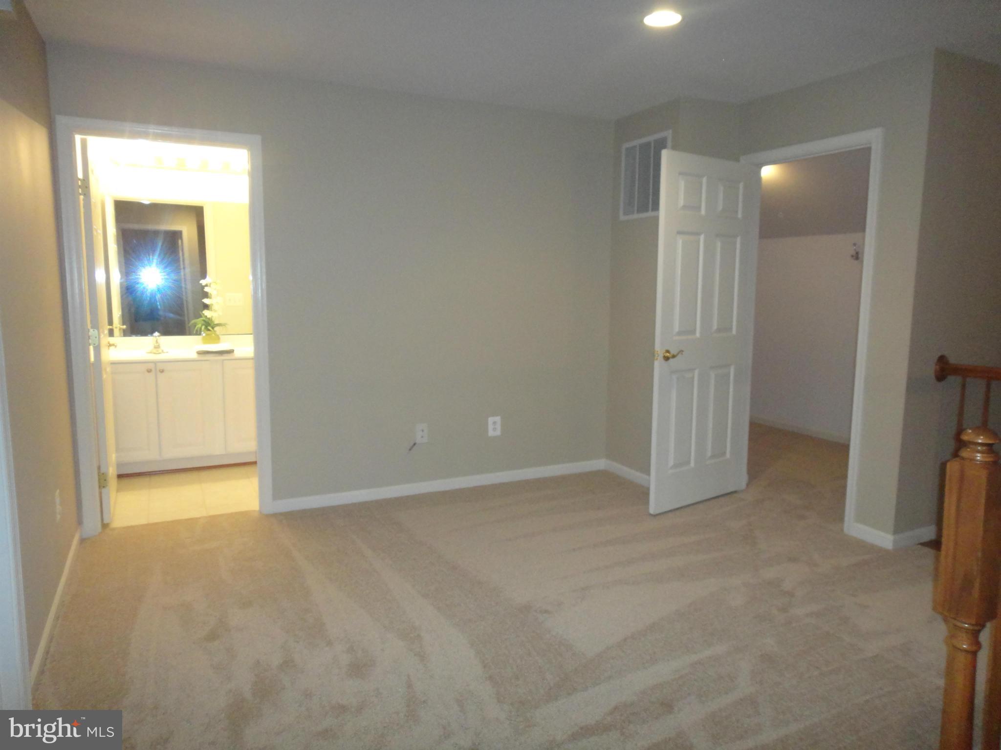 VILLAS AT THE RIDGES - Residential Lease