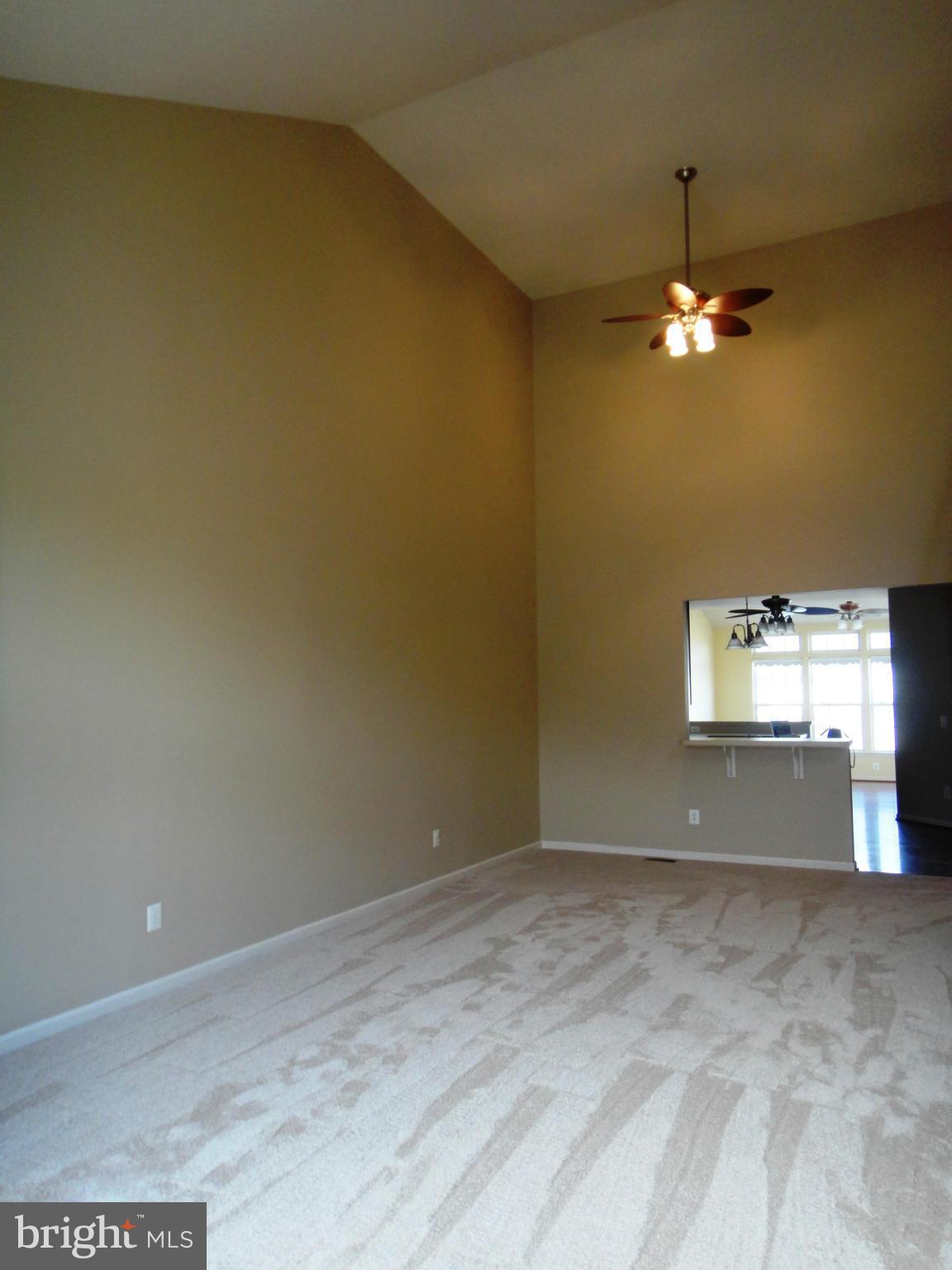 VILLAS AT THE RIDGES - Residential Lease