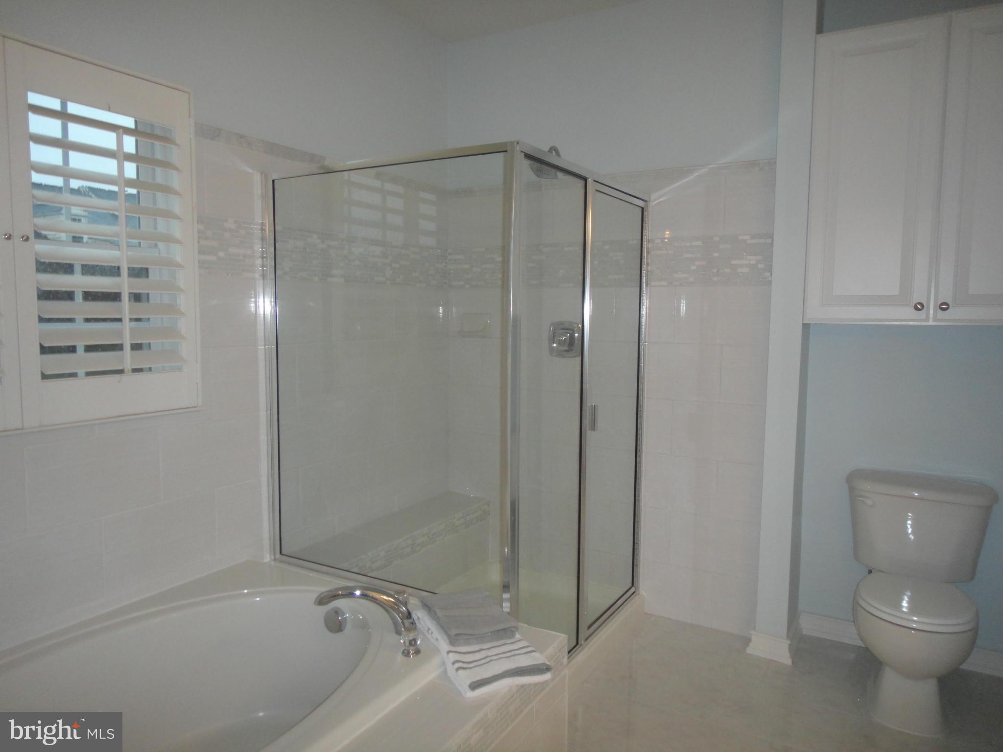 VILLAS AT THE RIDGES - Residential Lease