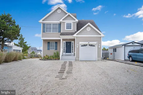 3 Cranbury Lake Drive, Tuckerton, NJ MLS: NJOC2033402