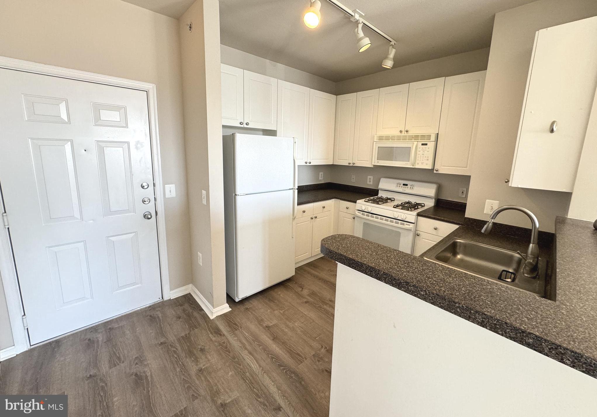 MARQUIS AT VIENNA STATION - Residential Lease