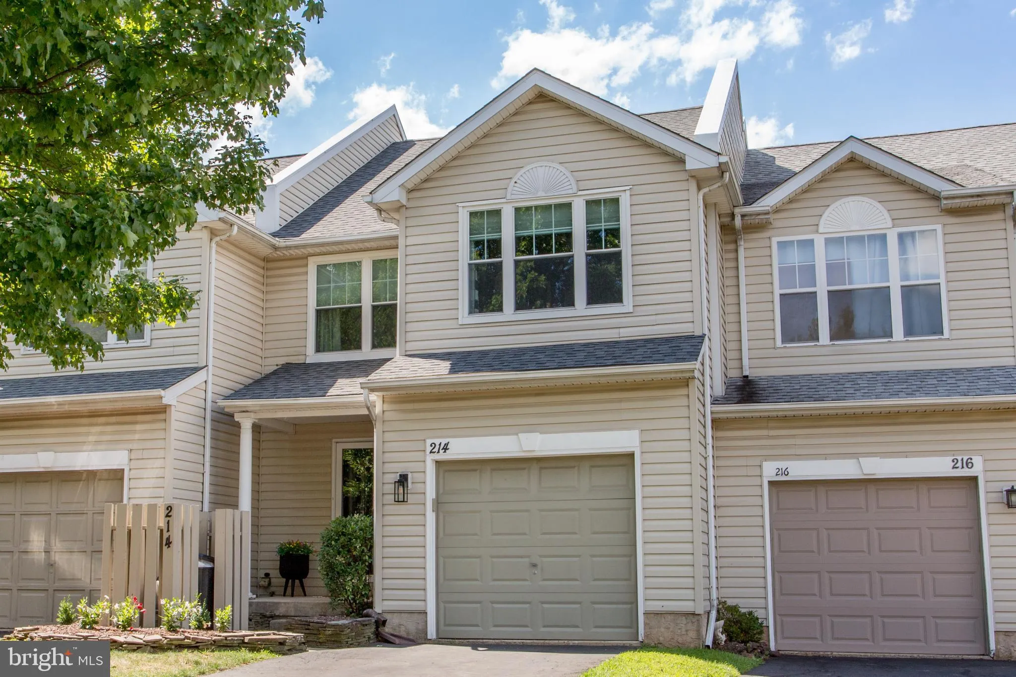 Chalfont, Pennsylvania 18914, United States, 3 Bedrooms Bedrooms, ,3 BathroomsBathrooms,Residential,Contingent,198769