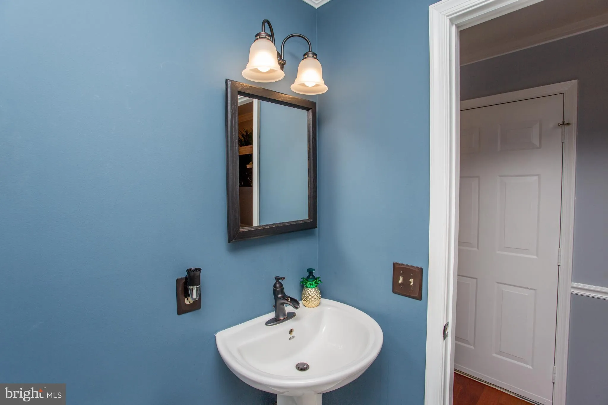 Chalfont, Pennsylvania 18914, United States, 3 Bedrooms Bedrooms, ,3 BathroomsBathrooms,Residential,Contingent,198769