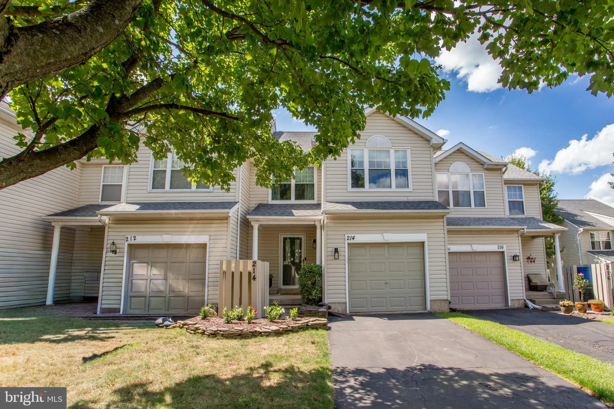 Chalfont, Pennsylvania 18914, United States, 3 Bedrooms Bedrooms, ,3 BathroomsBathrooms,Residential,Contingent,198769