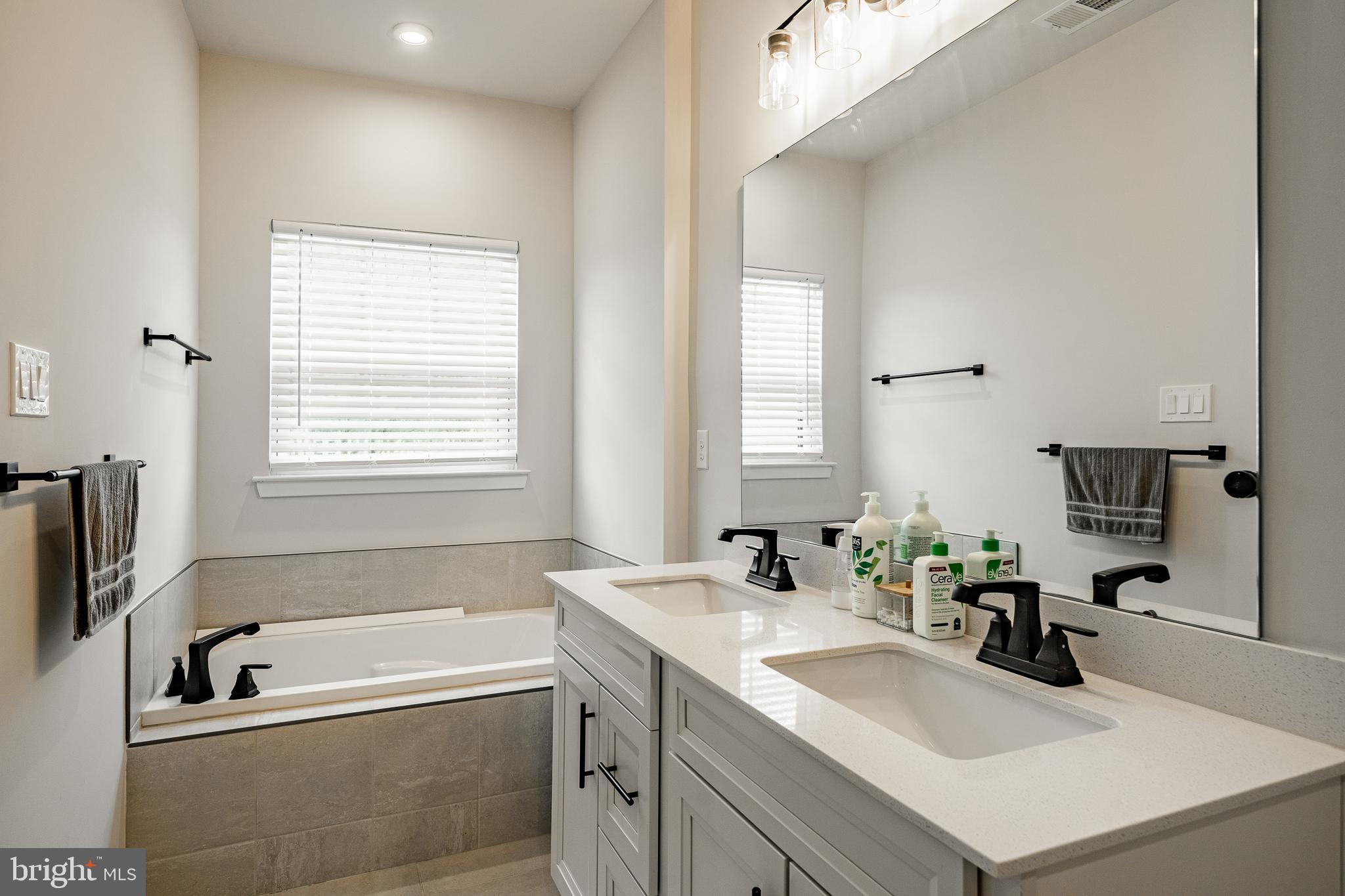 EXTON WALK - Residential