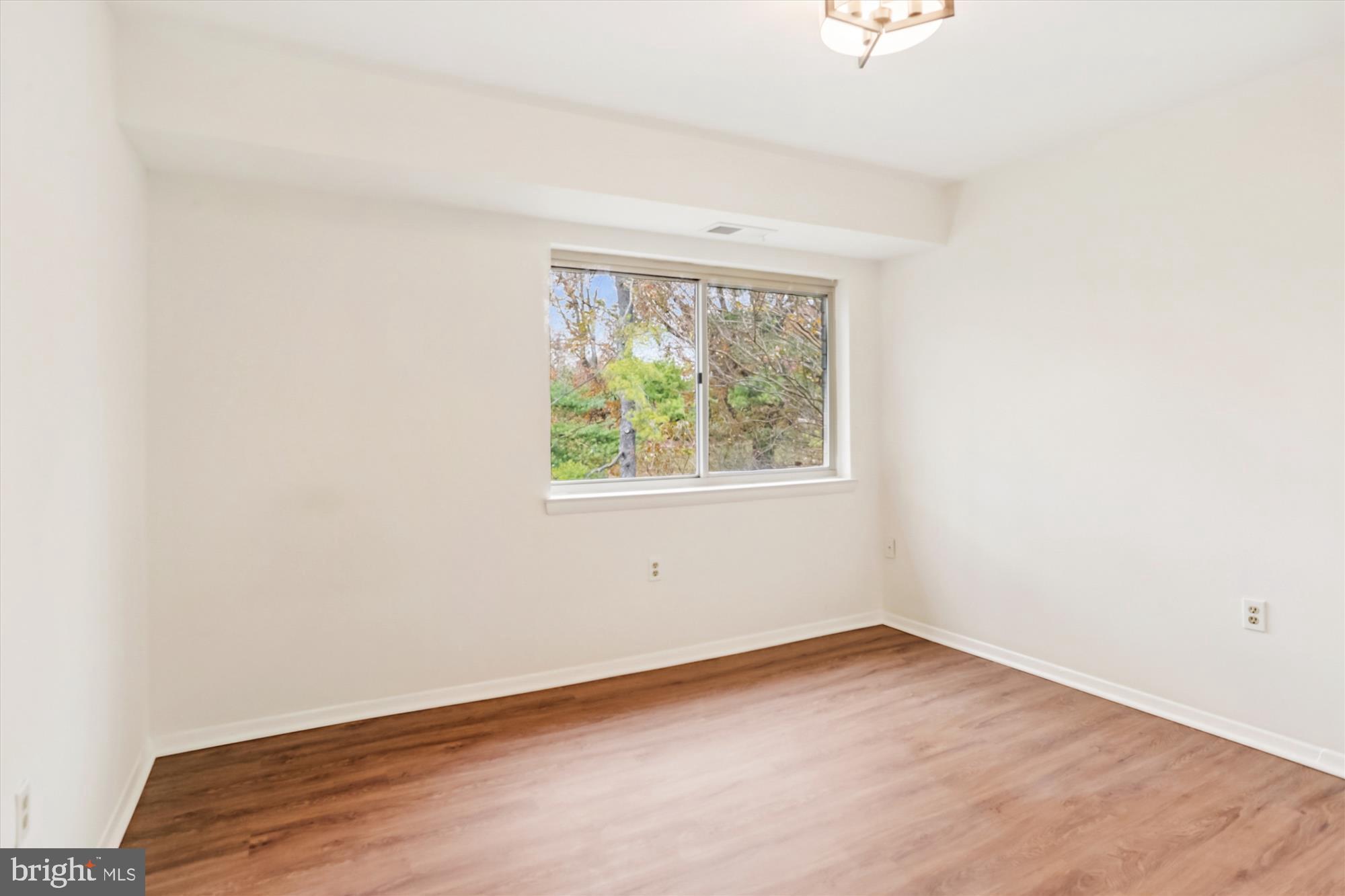 BETHESDA PARK - Residential