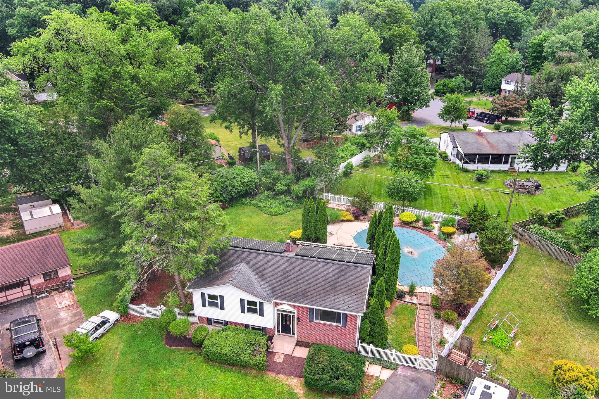 1502 MEADOW COURT