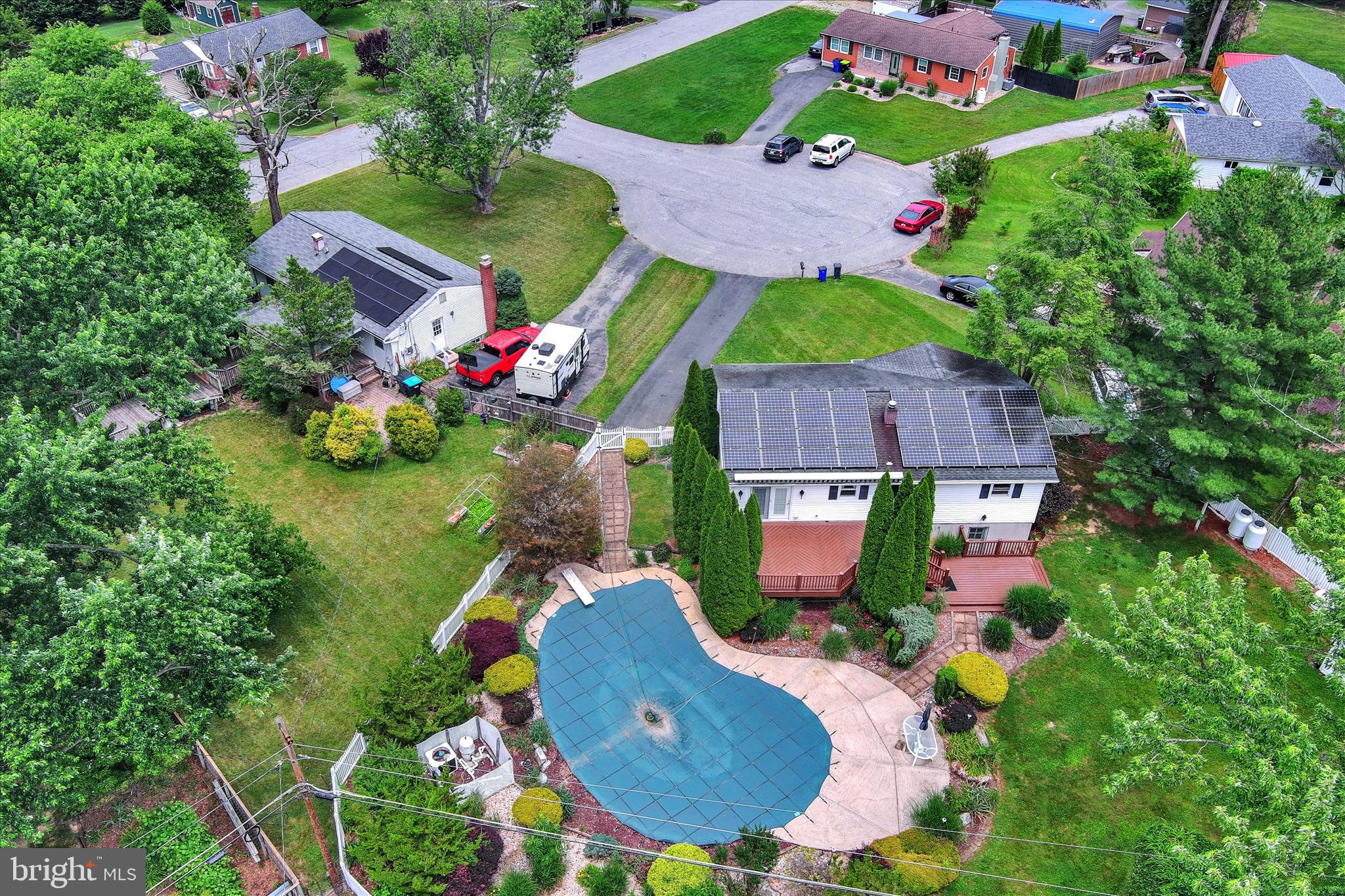 1502 MEADOW COURT