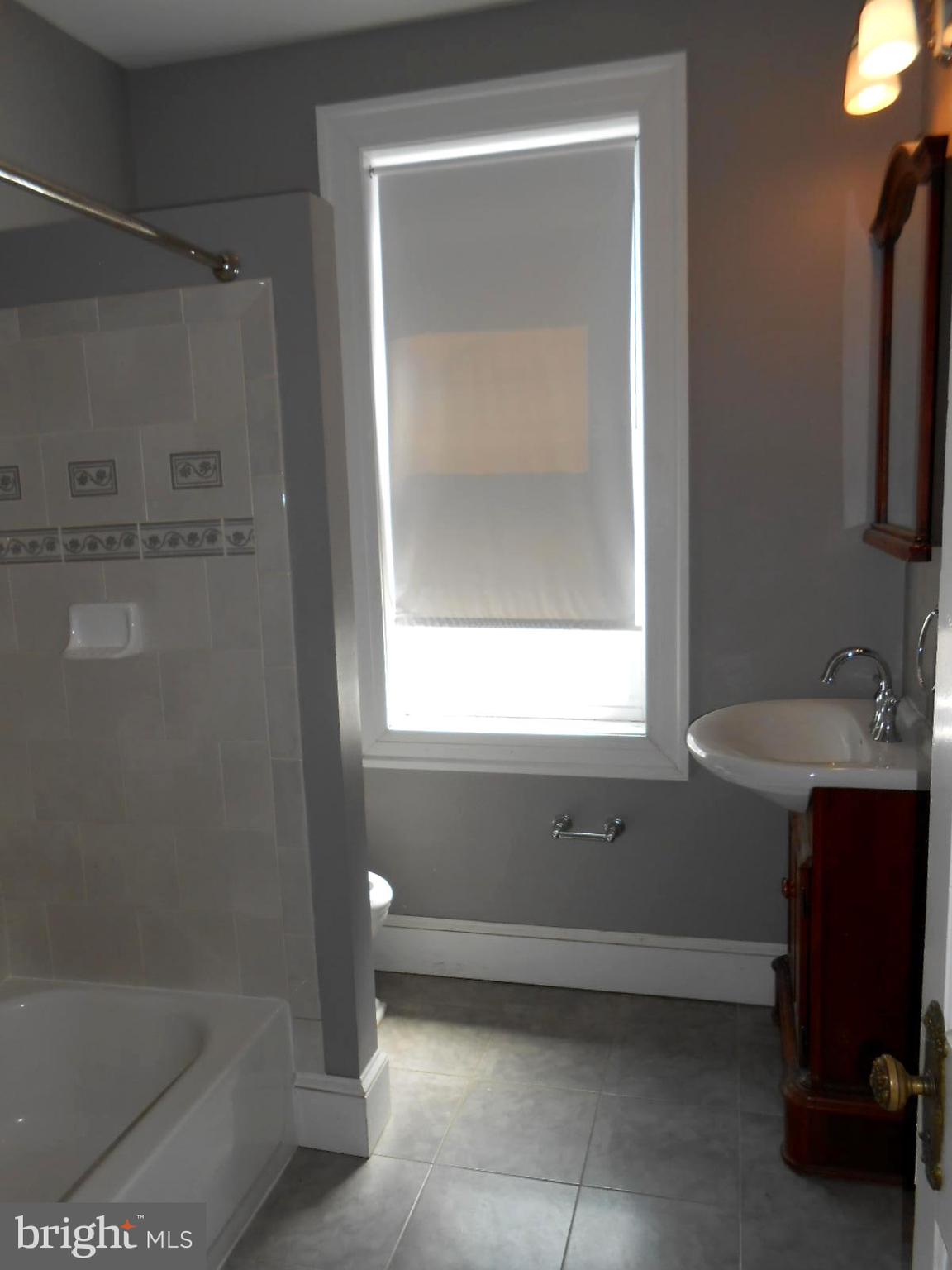 HIGHLANDTOWN - Residential Lease