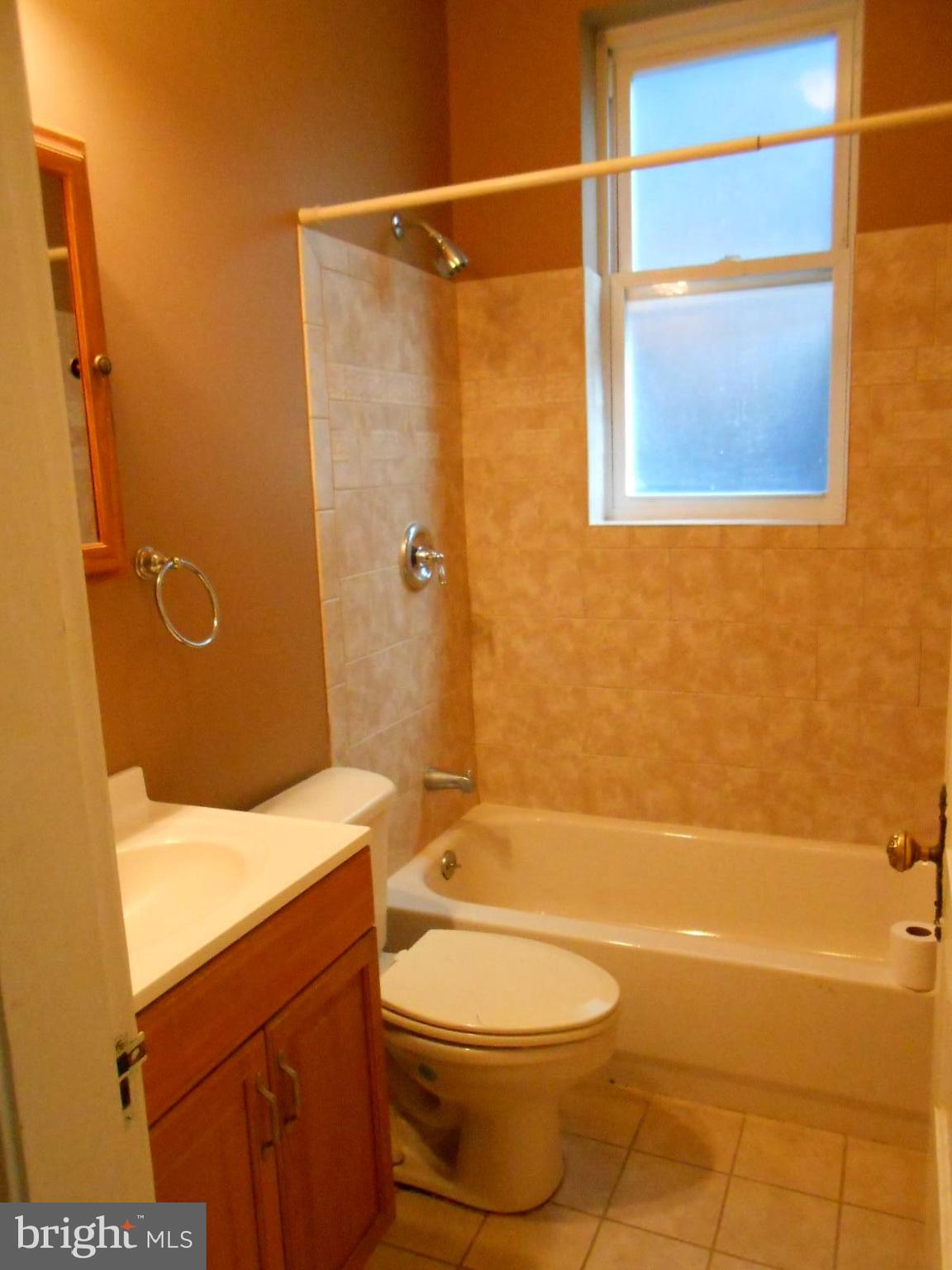 HIGHLANDTOWN - Residential Lease