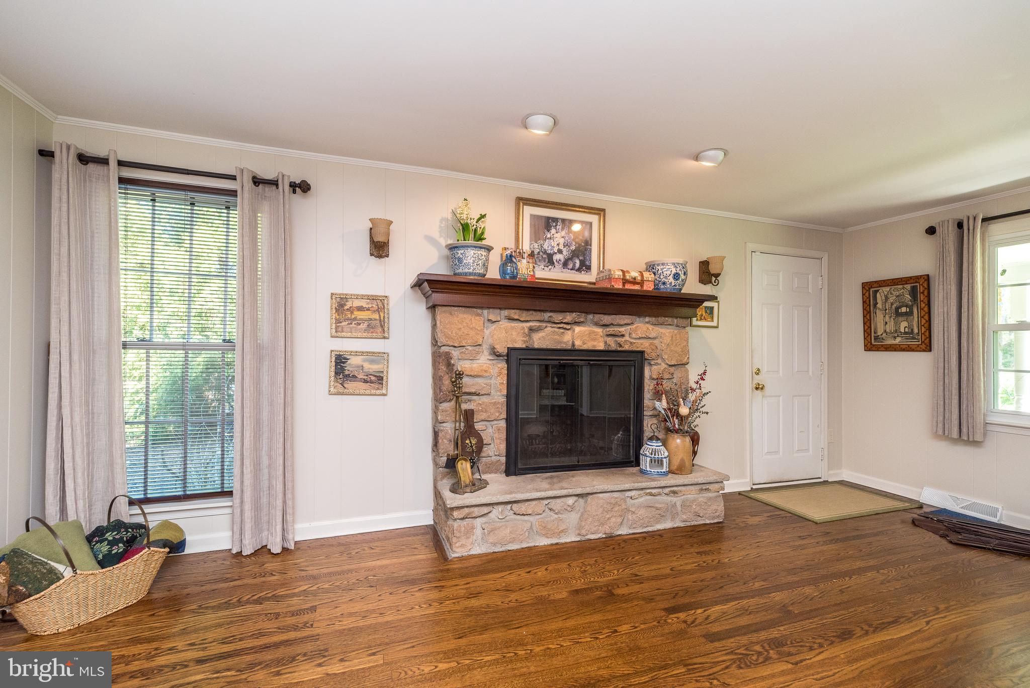 PEBBLE HILL - Residential