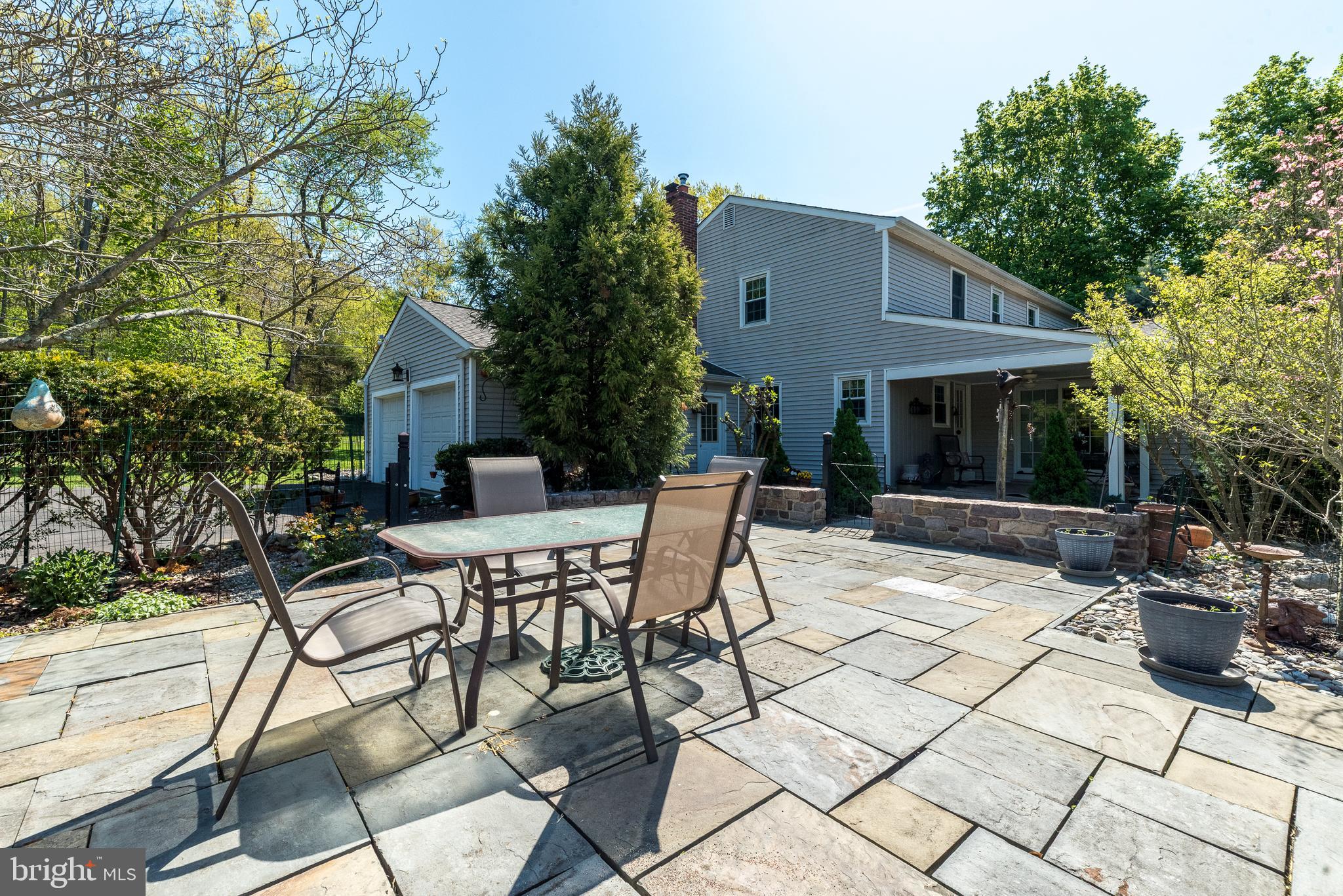 PEBBLE HILL - Residential