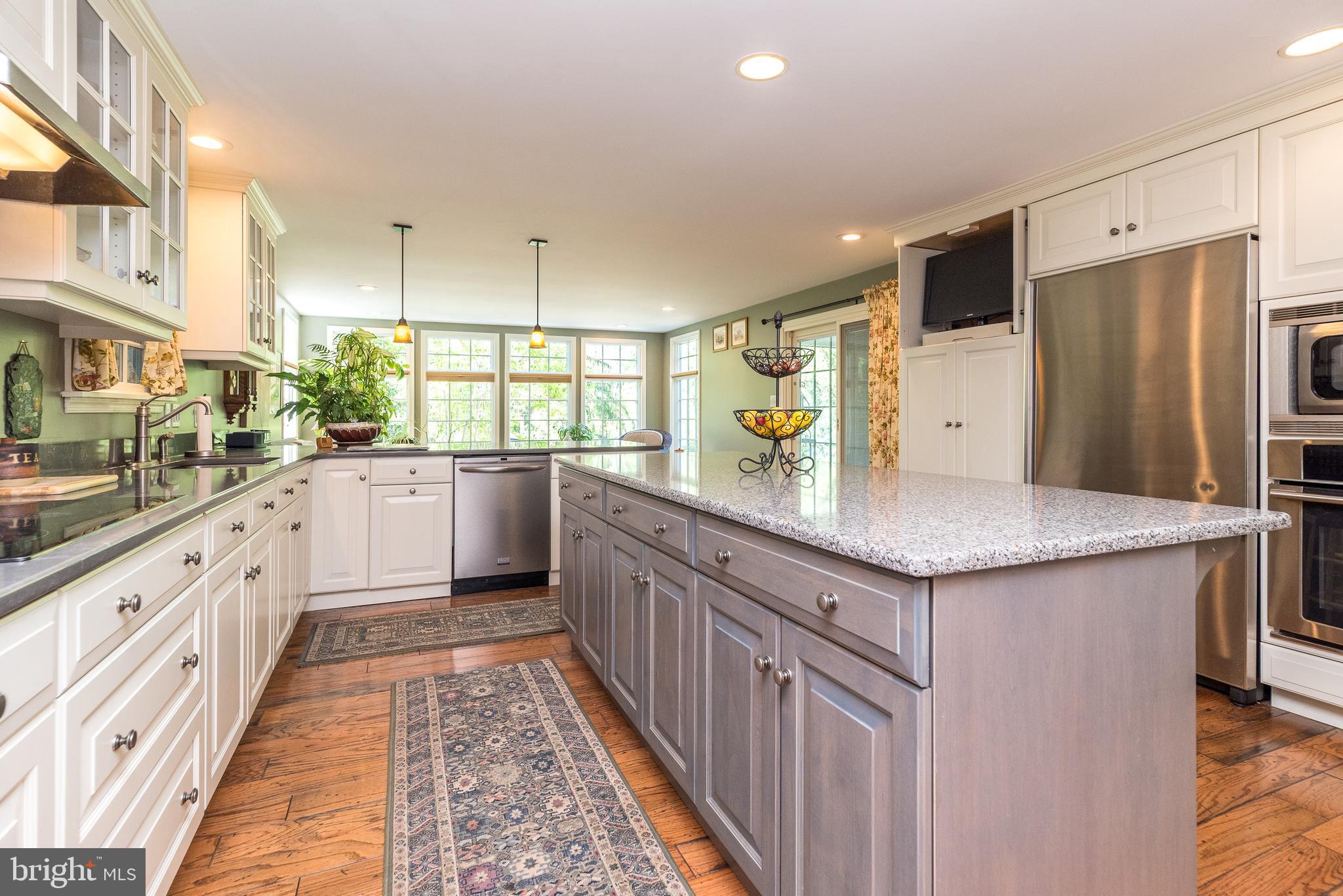 PEBBLE HILL - Residential