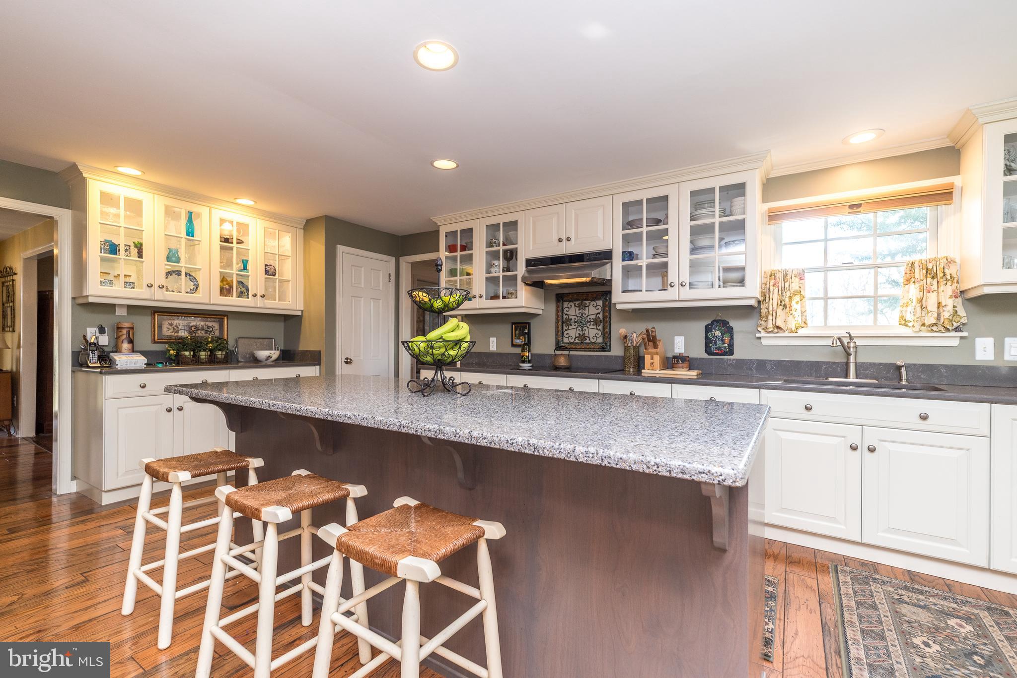 PEBBLE HILL - Residential