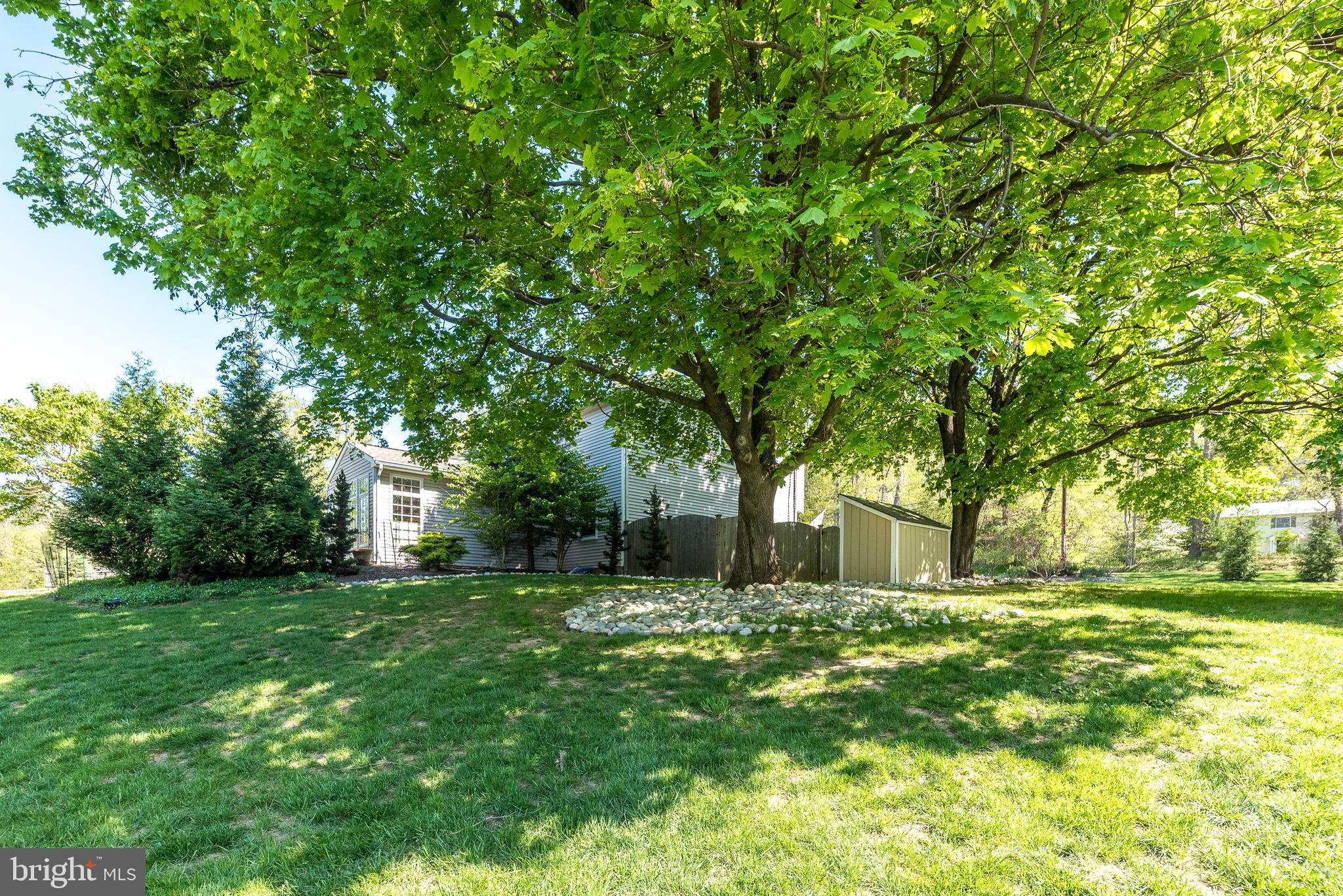 PEBBLE HILL - Residential