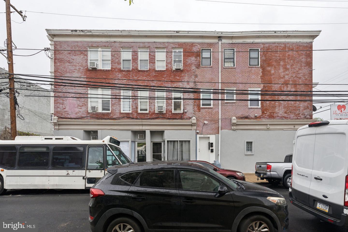 1633 W OXFORD STREET