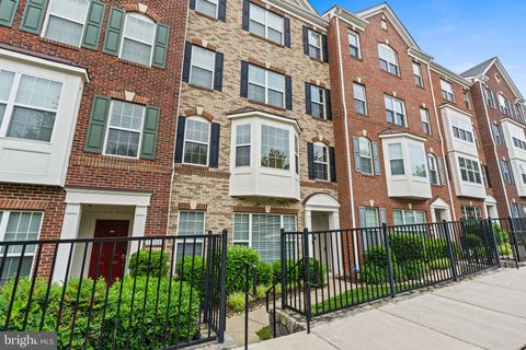 Photo of 15324 Kensington Park Drive, WOODBRIDGE, VA 22191 (MLS # VAPW2119326)