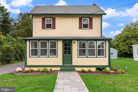 Homes For Sale - 218 E Linden Street<br/> Gloucester County, CLAYTON, NJ 08312