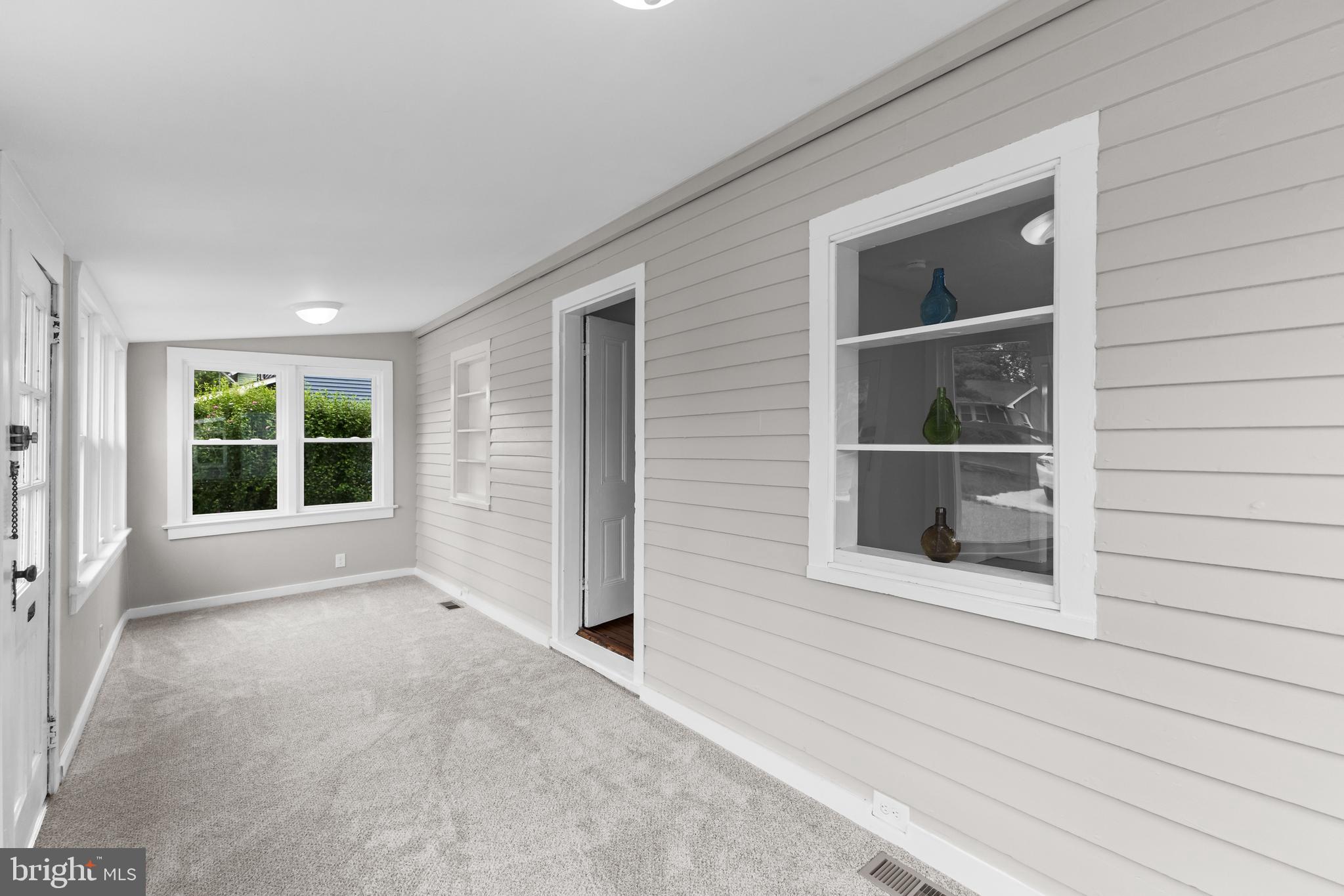 218 E LINDEN STREET