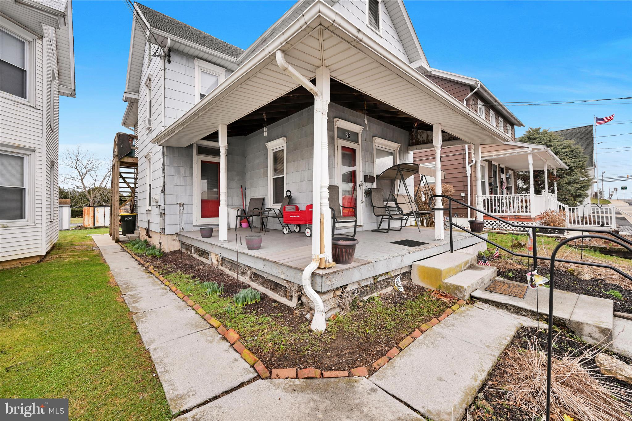 28 S ROBERTS AVENUE