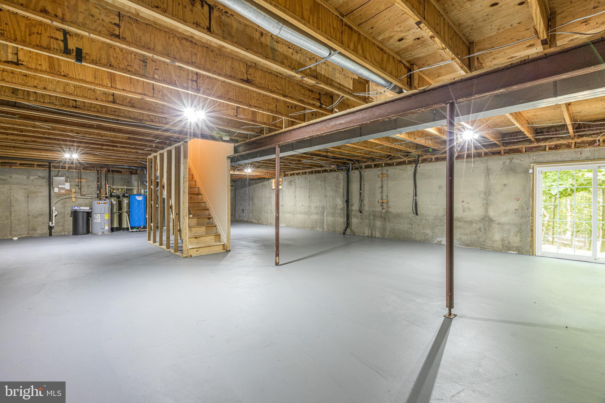 HAMPTON HILLS - Residential