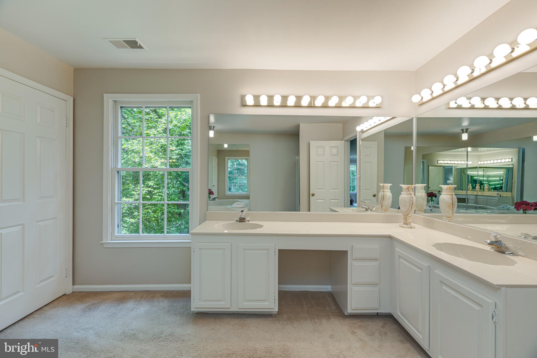 HAMPTON HILLS - Residential