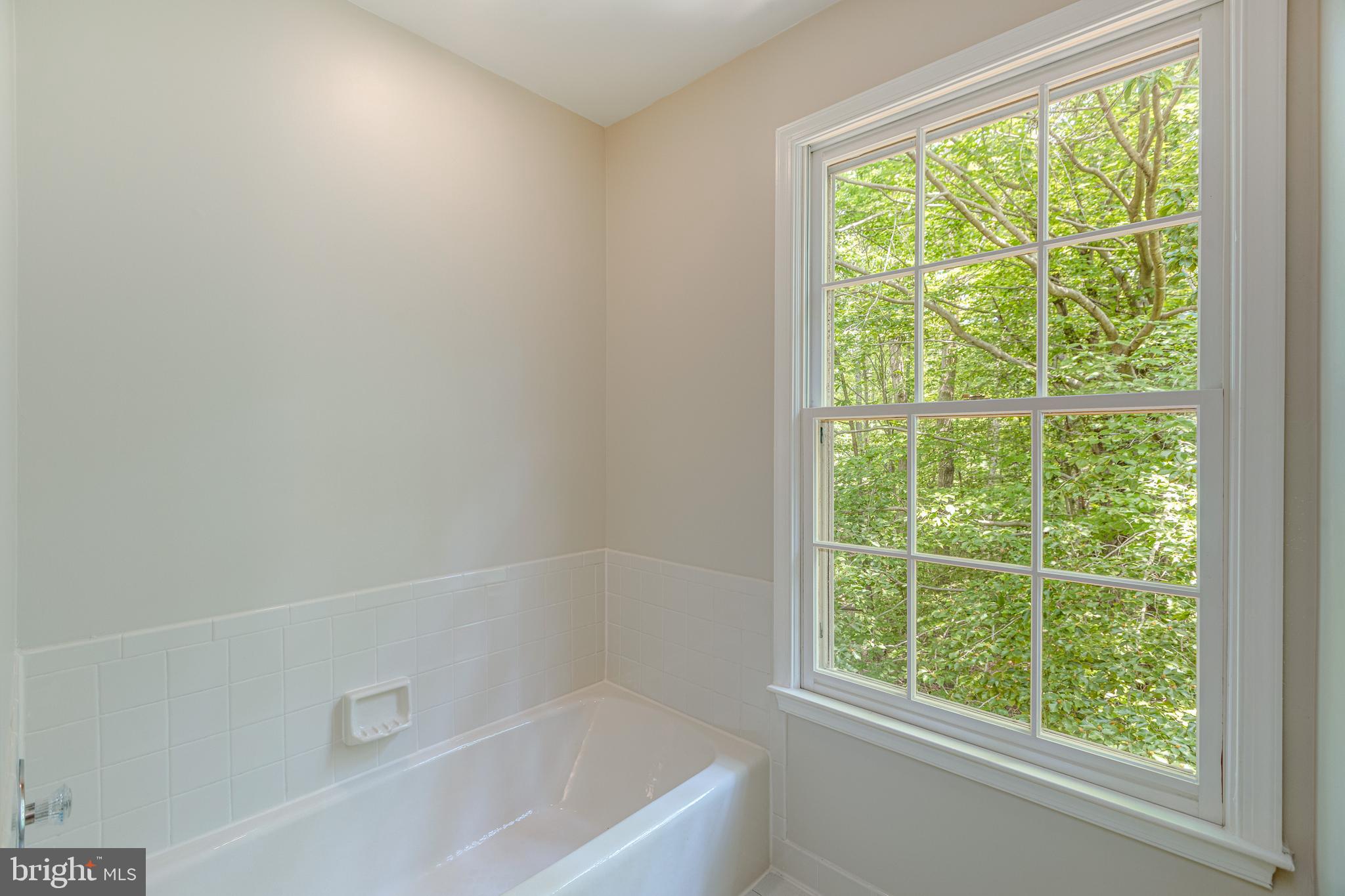 HAMPTON HILLS - Residential