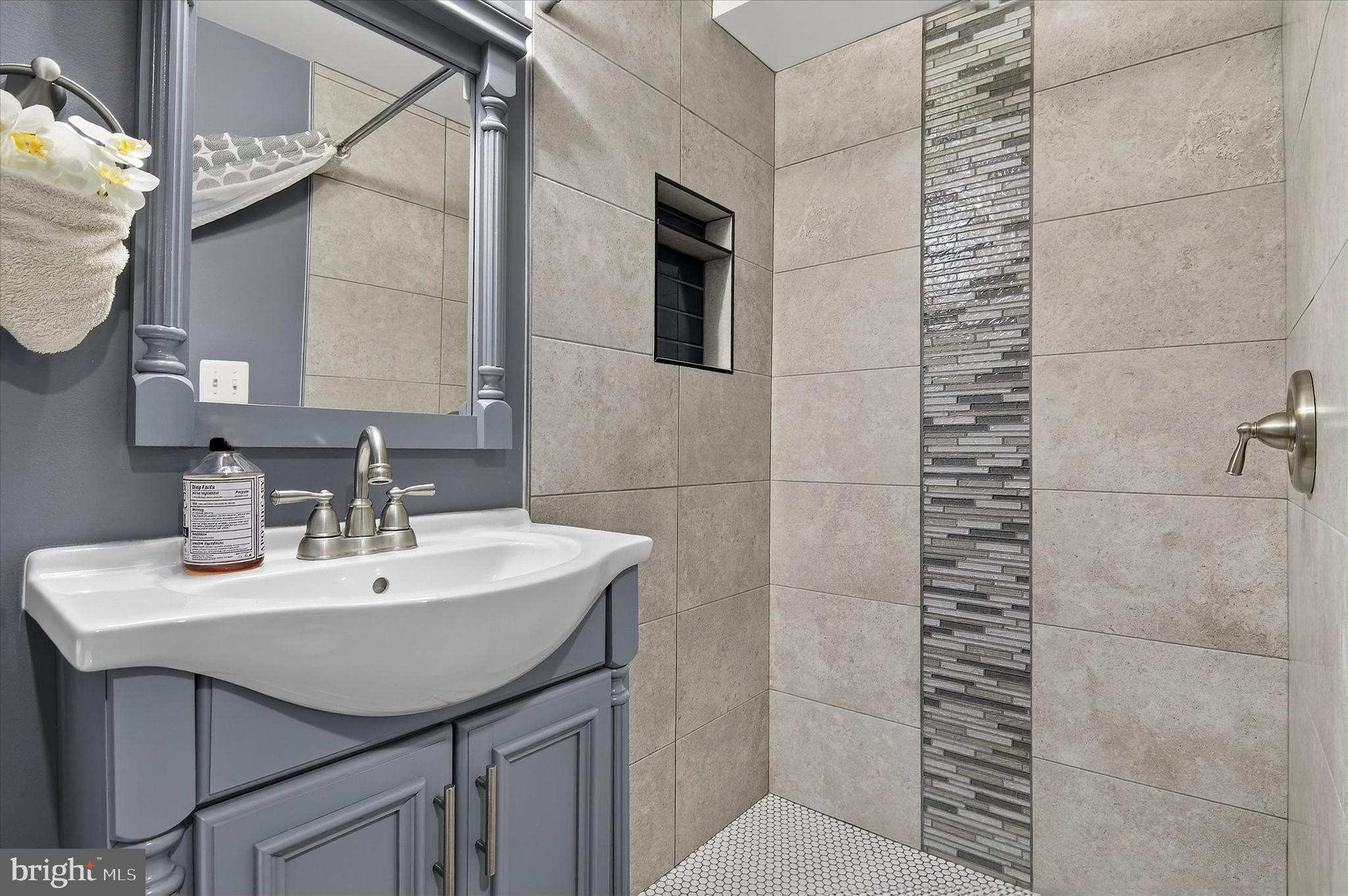 CEDAR LAWN - Residential