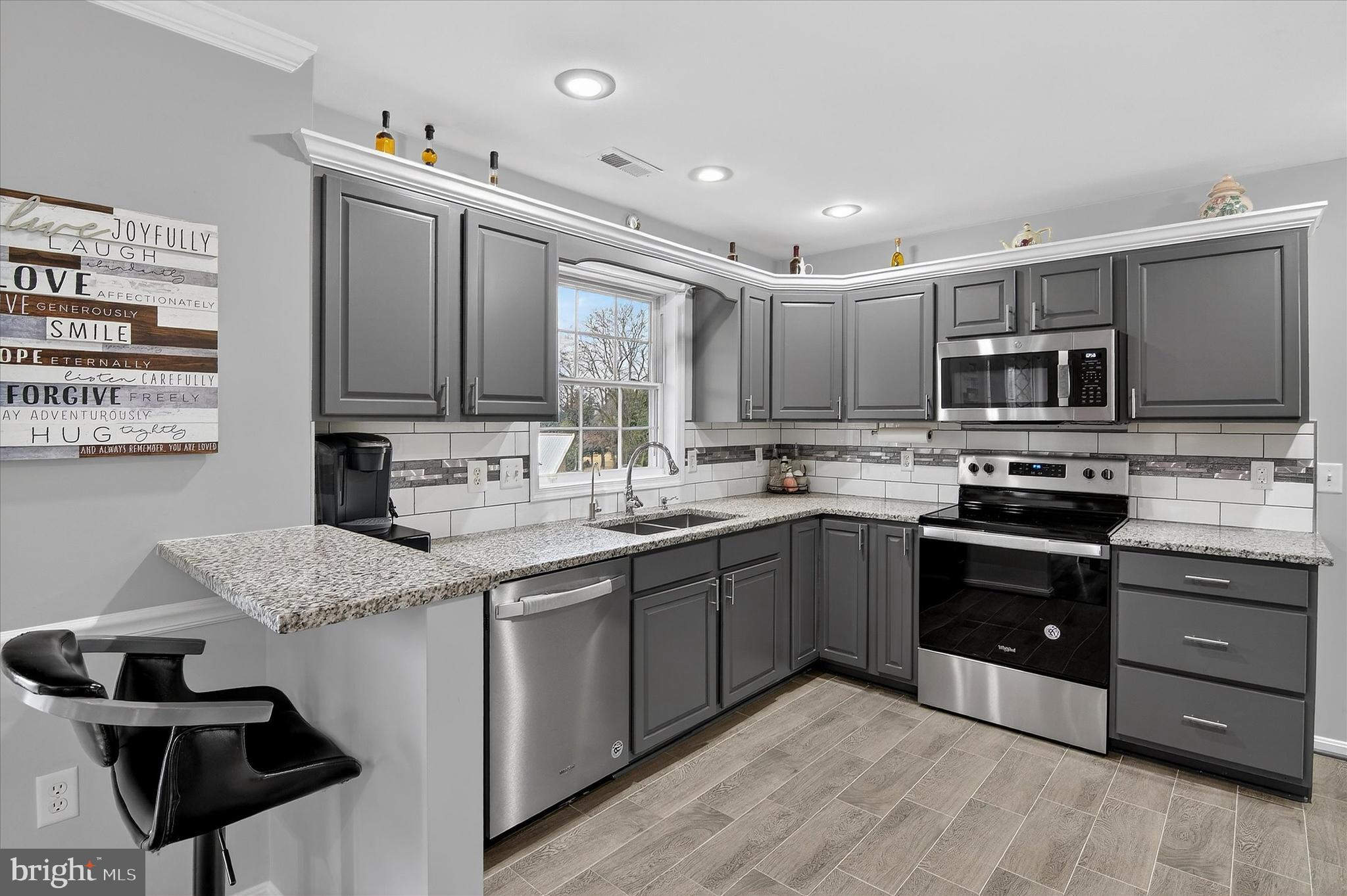 CEDAR LAWN - Residential