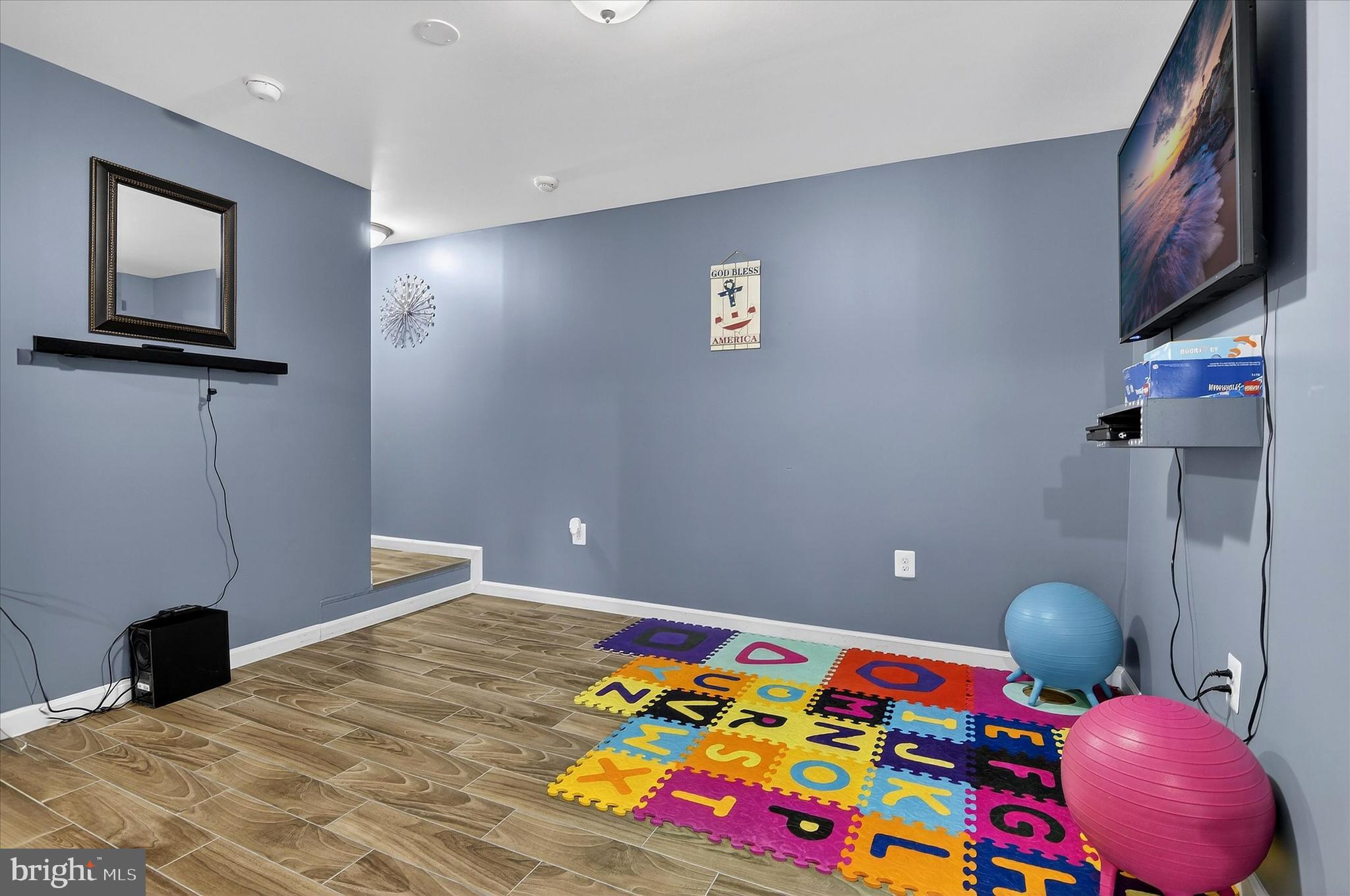 CEDAR LAWN - Residential