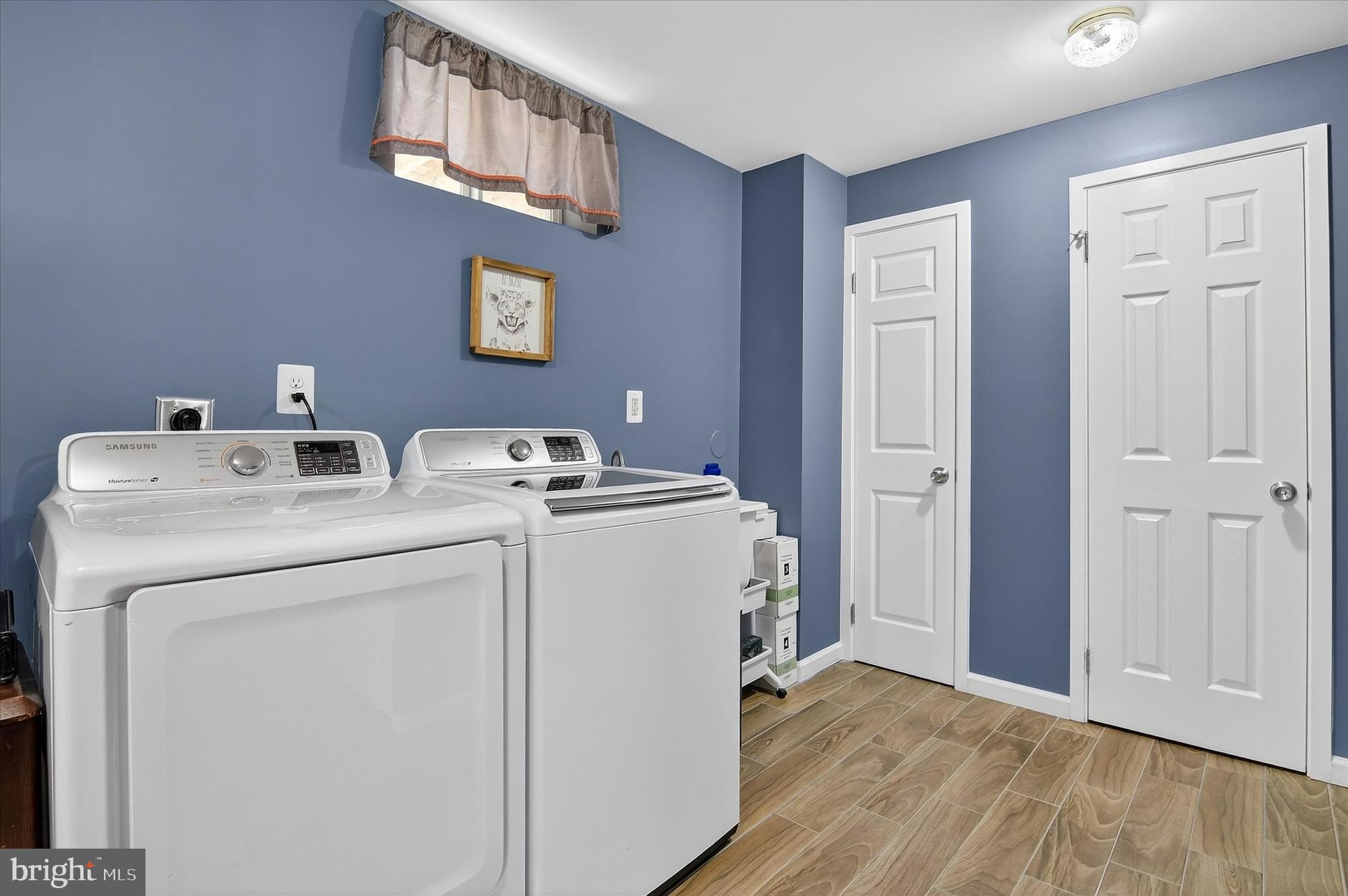 CEDAR LAWN - Residential