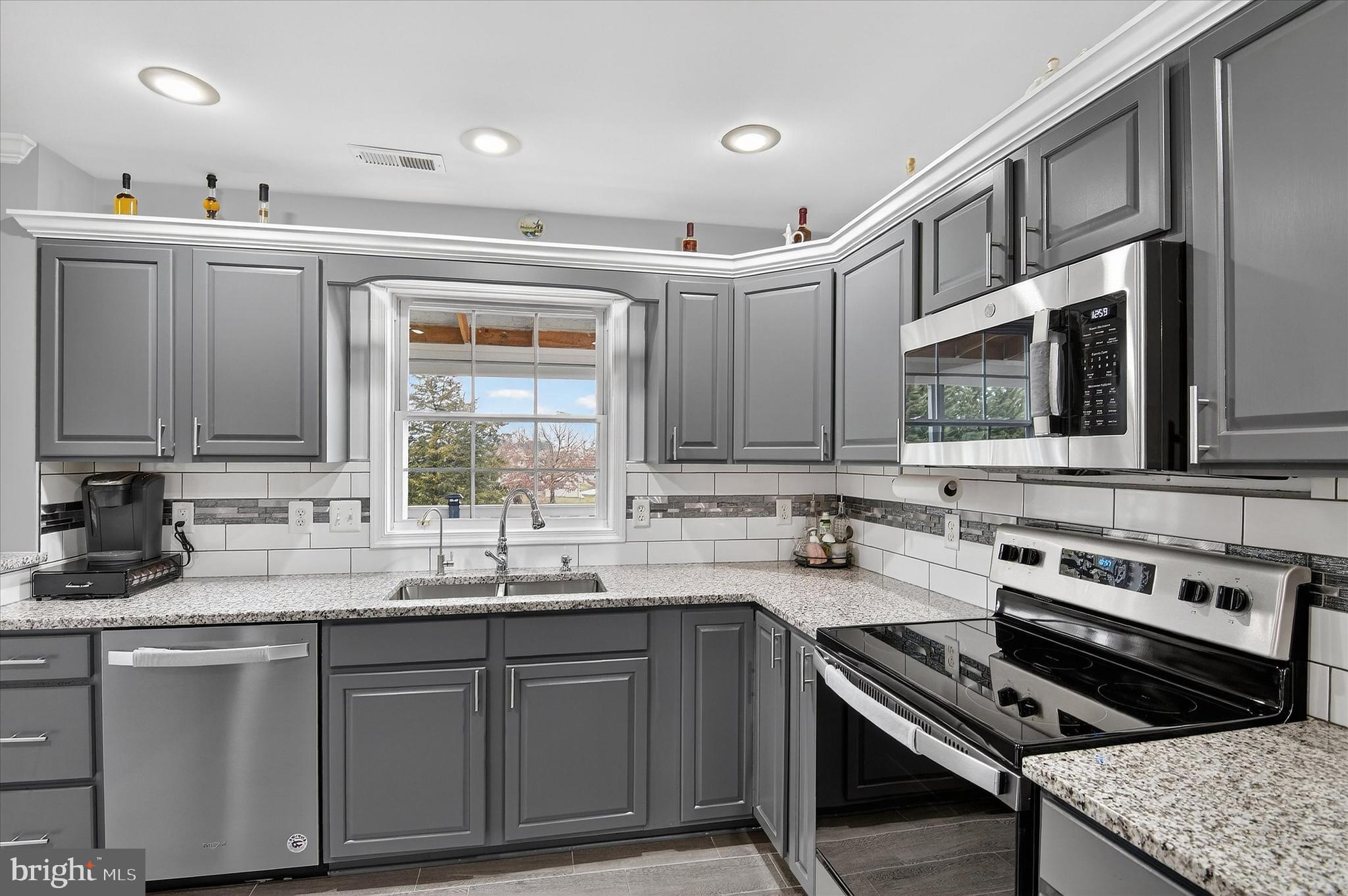 CEDAR LAWN - Residential