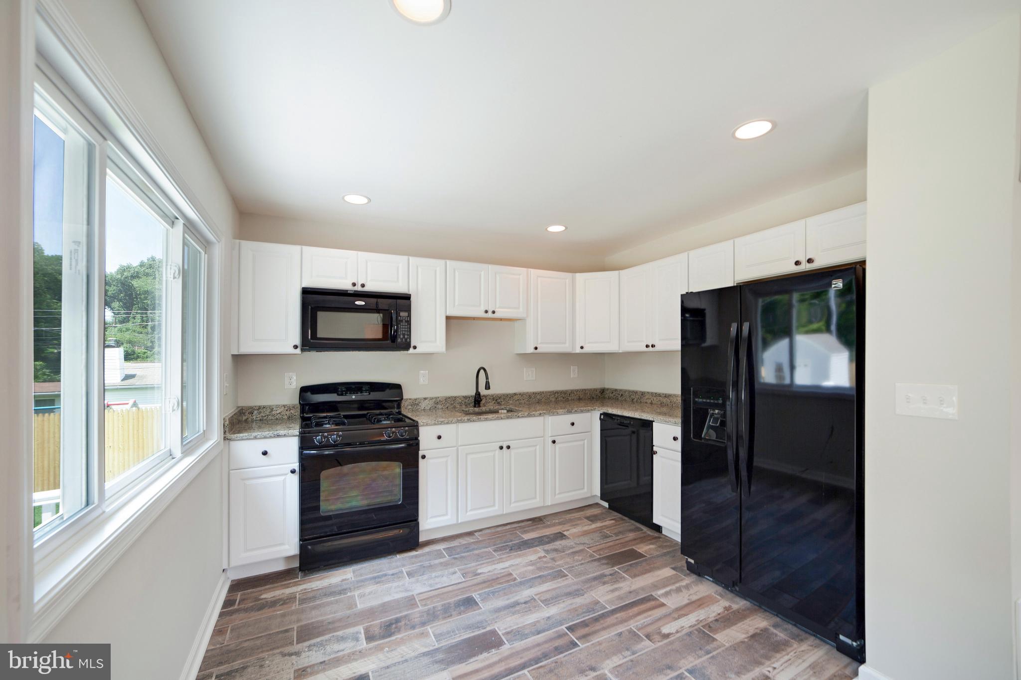 DEERFIELD - Residential Lease