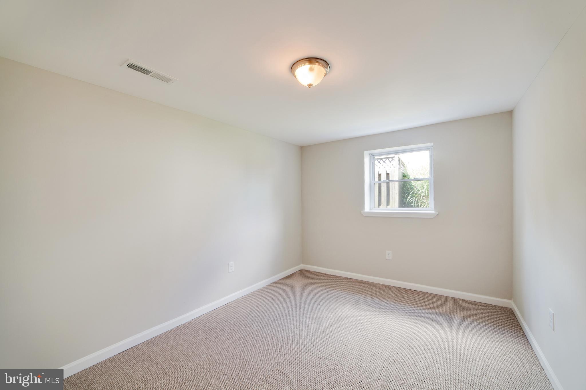 DEERFIELD - Residential Lease