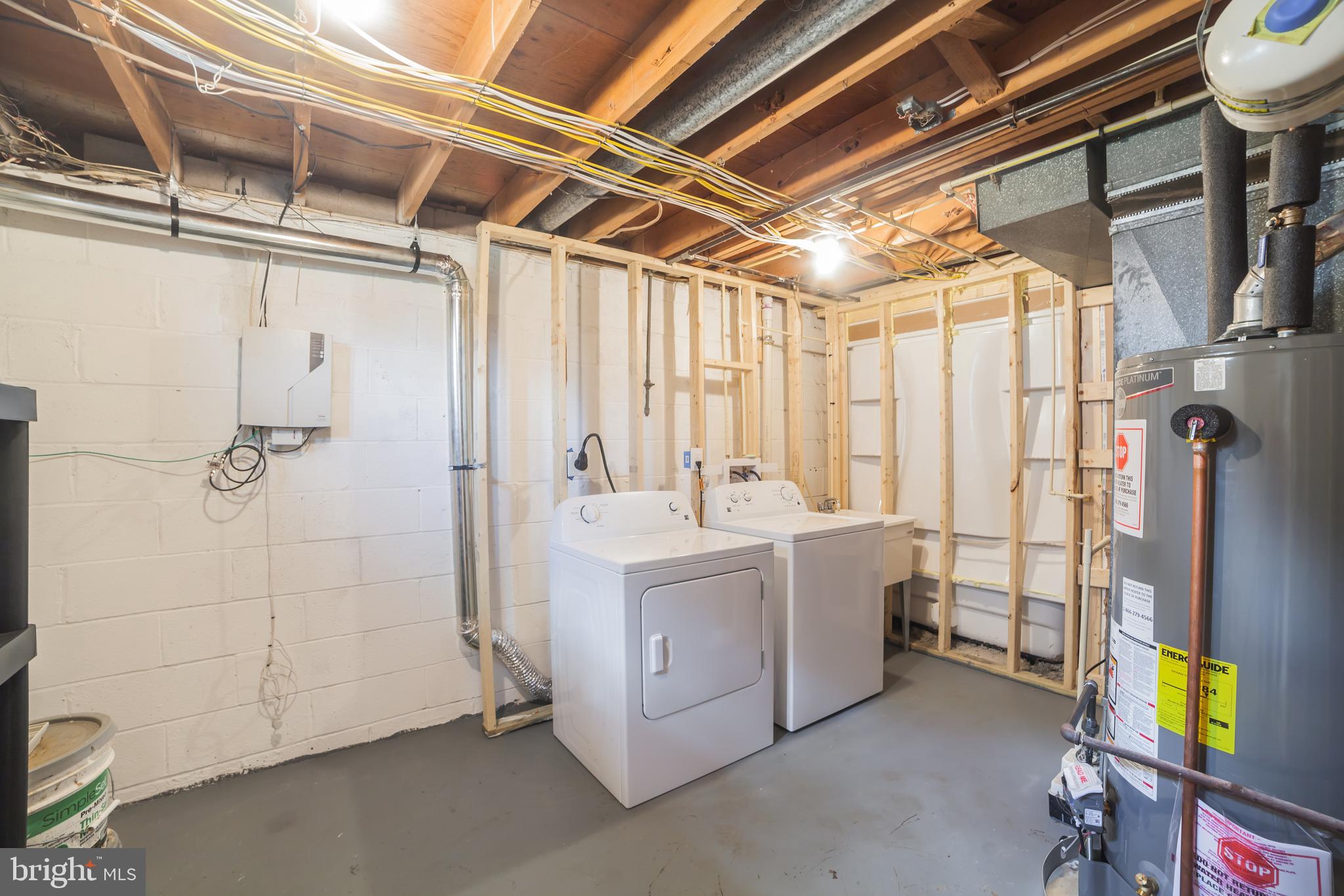 DEERFIELD - Residential Lease