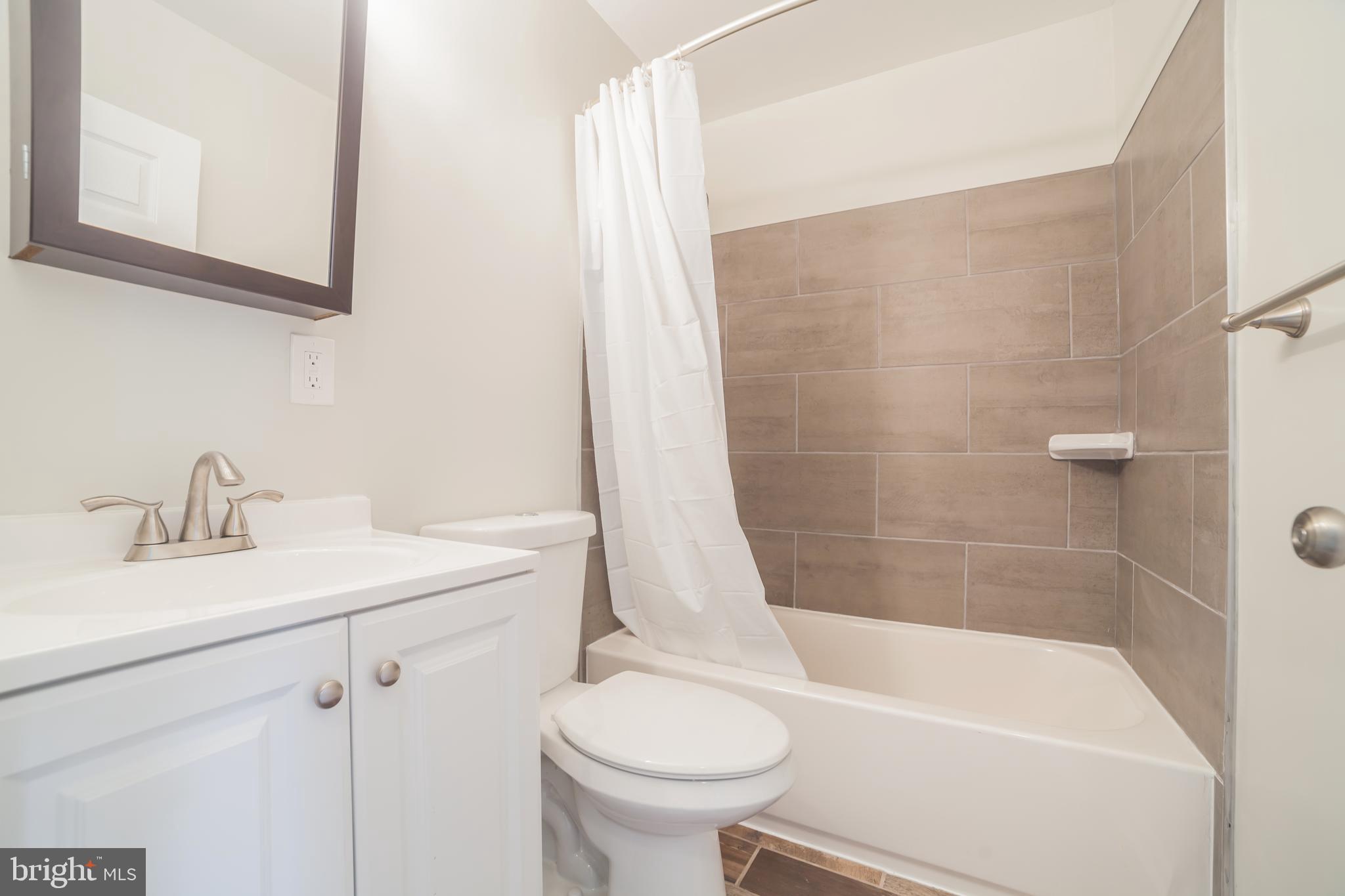 DEERFIELD - Residential Lease