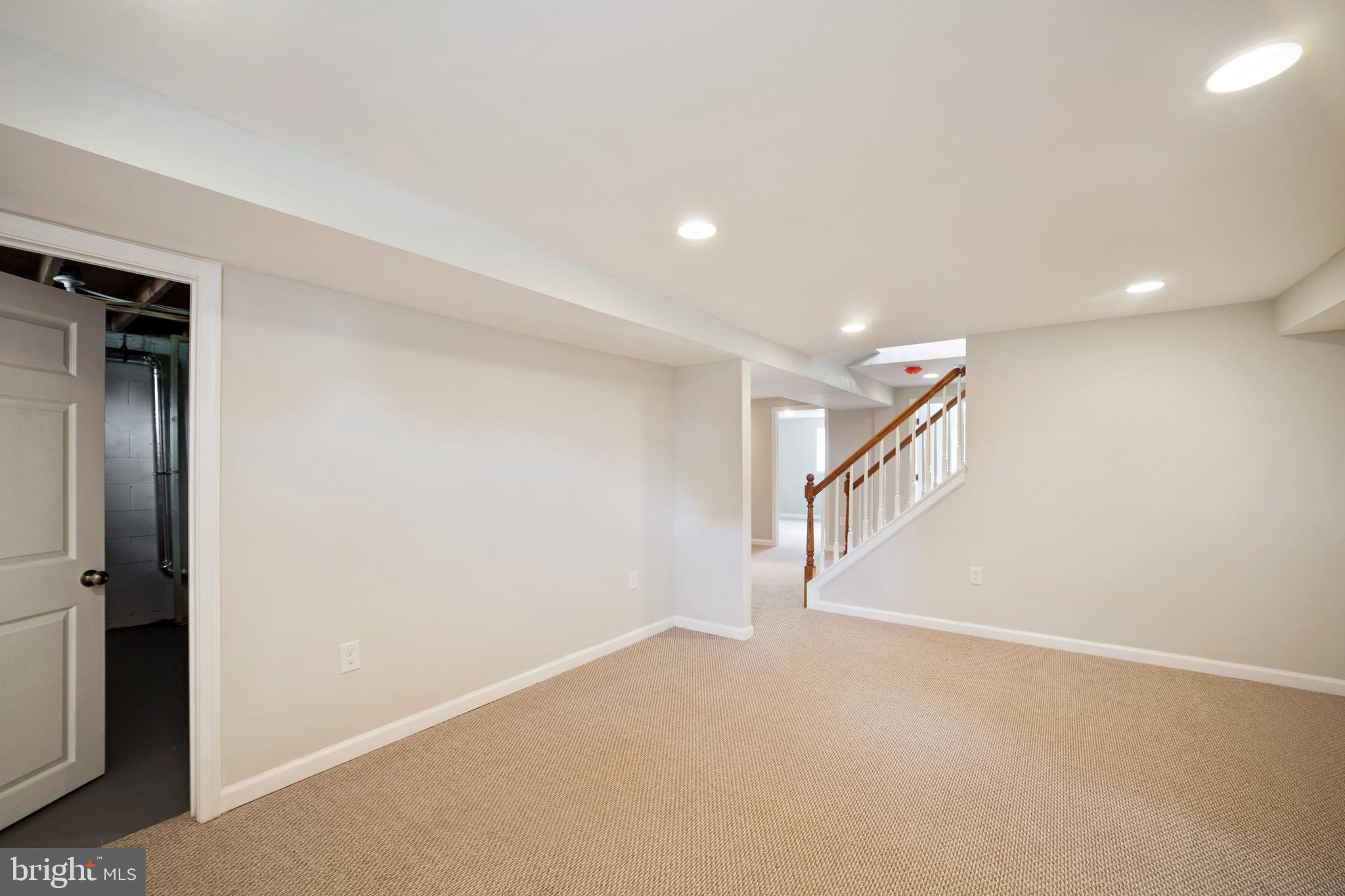 DEERFIELD - Residential Lease