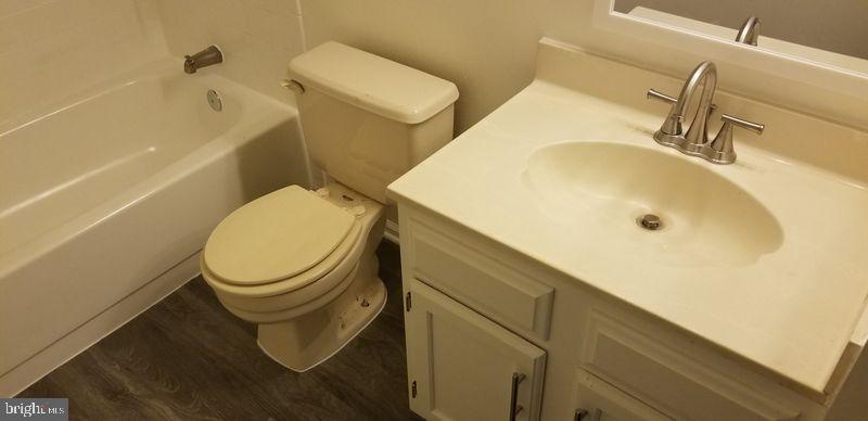 GLEN OAKS - Residential