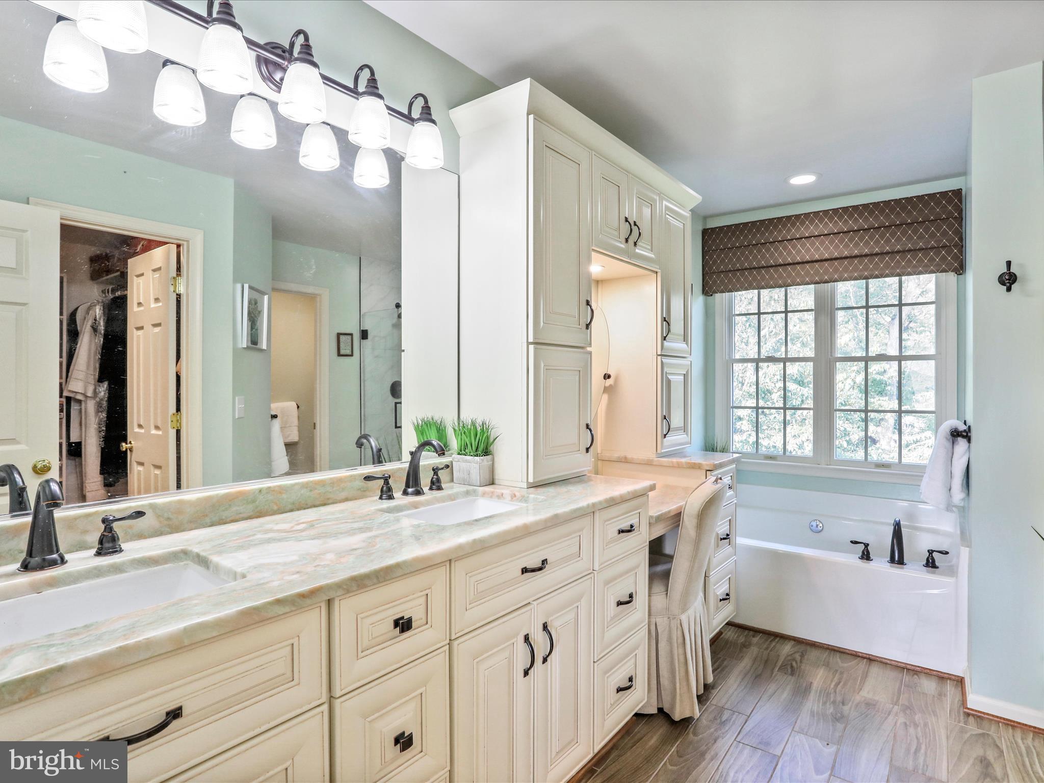 BUCKINGHAM HILLS - Residential