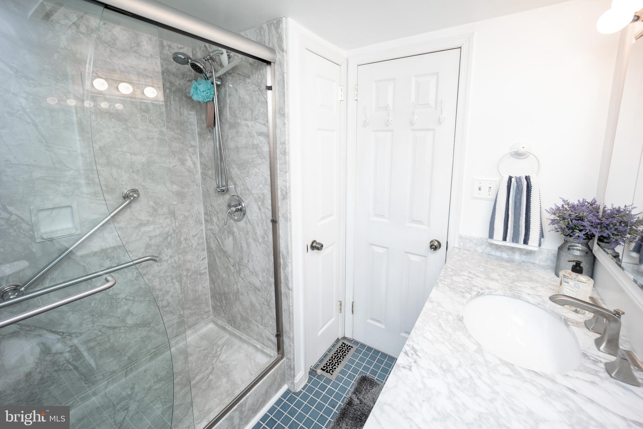 FONT HILL VILLAGE - Residential