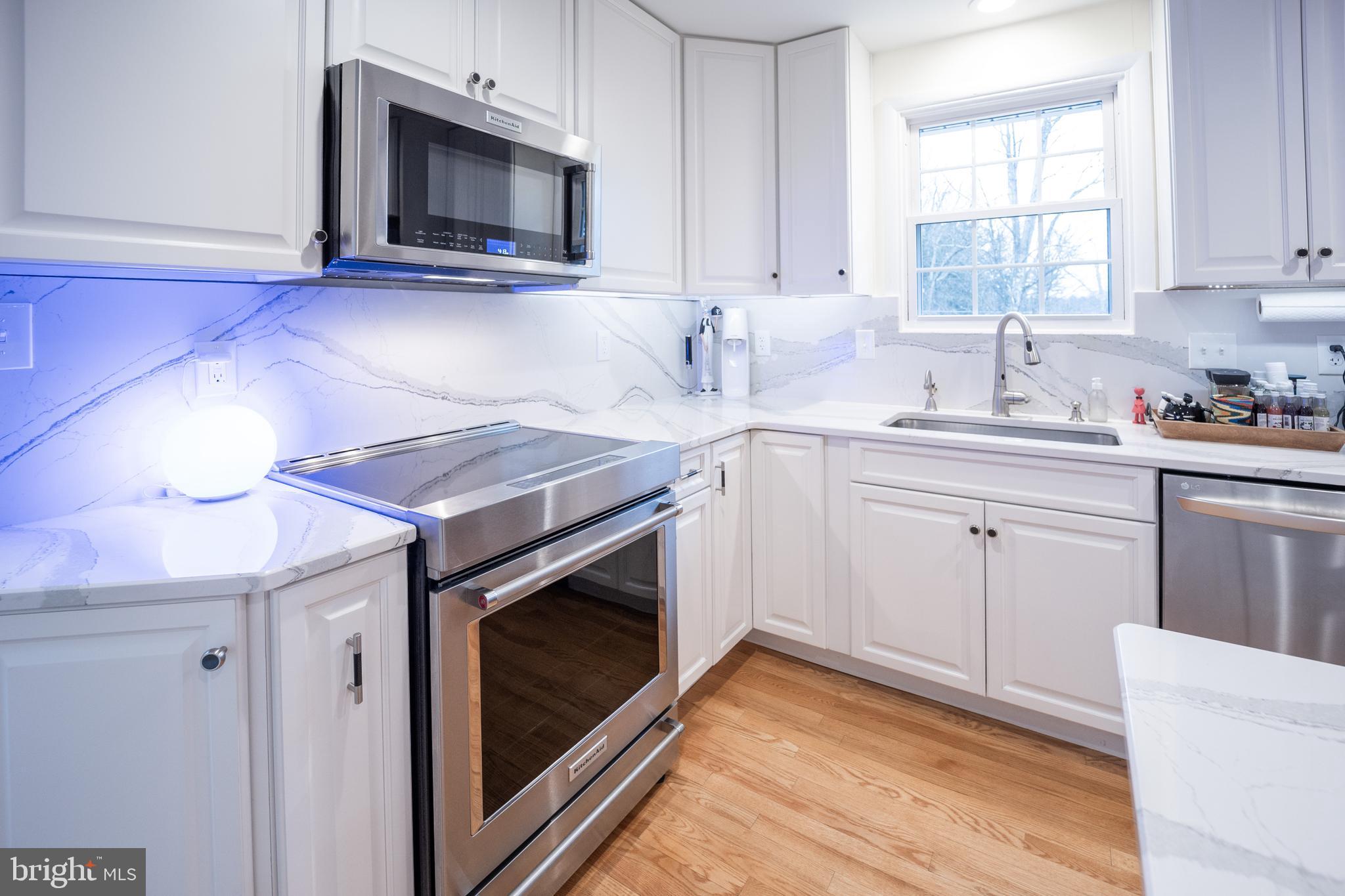 FONT HILL VILLAGE - Residential