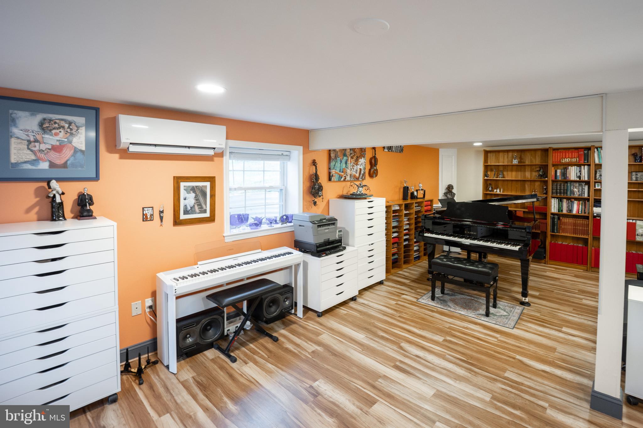 FONT HILL VILLAGE - Residential