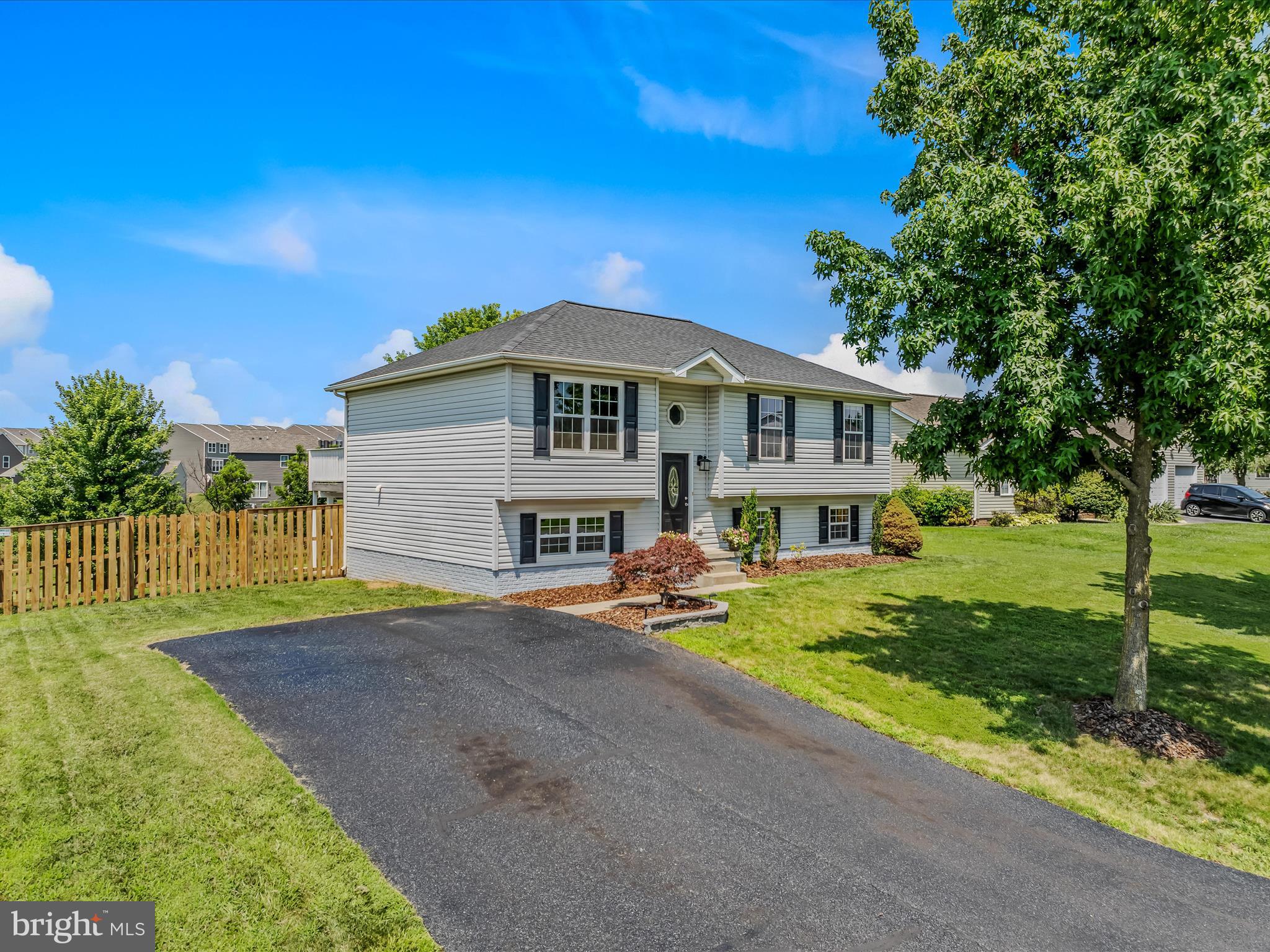 BRIAR RUN - Residential