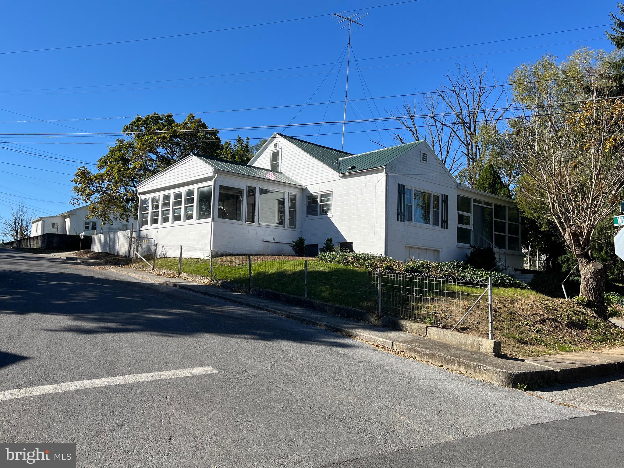 BERKELEY PLACE - Residential