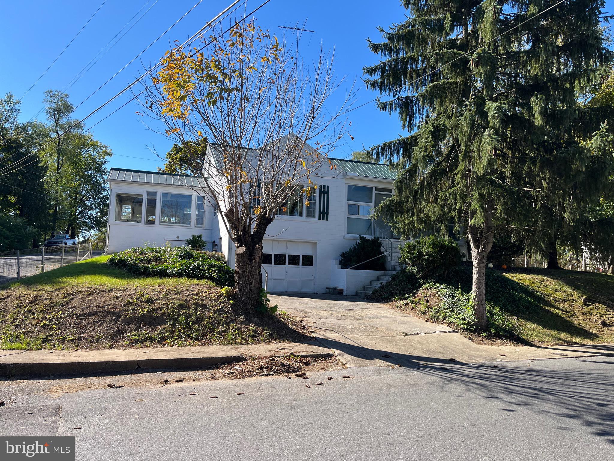 BERKELEY PLACE - Residential