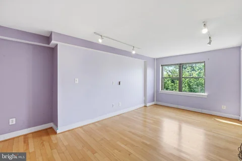 MLS: DCDC2281838