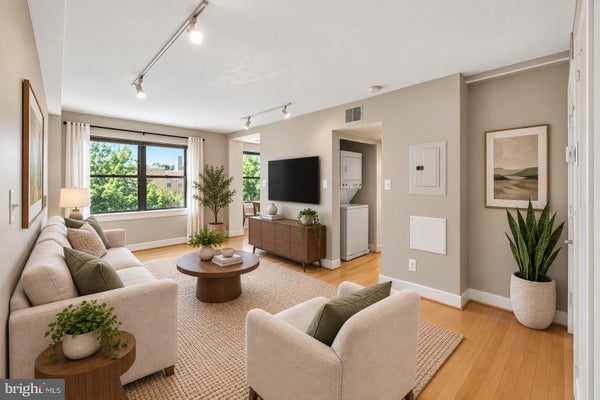 212 OAKWOOD ST SE APT 315, WASHINGTON, DC 20032 - Image ecee8a01c773bdc218d23f5979b37a2e/2723496120