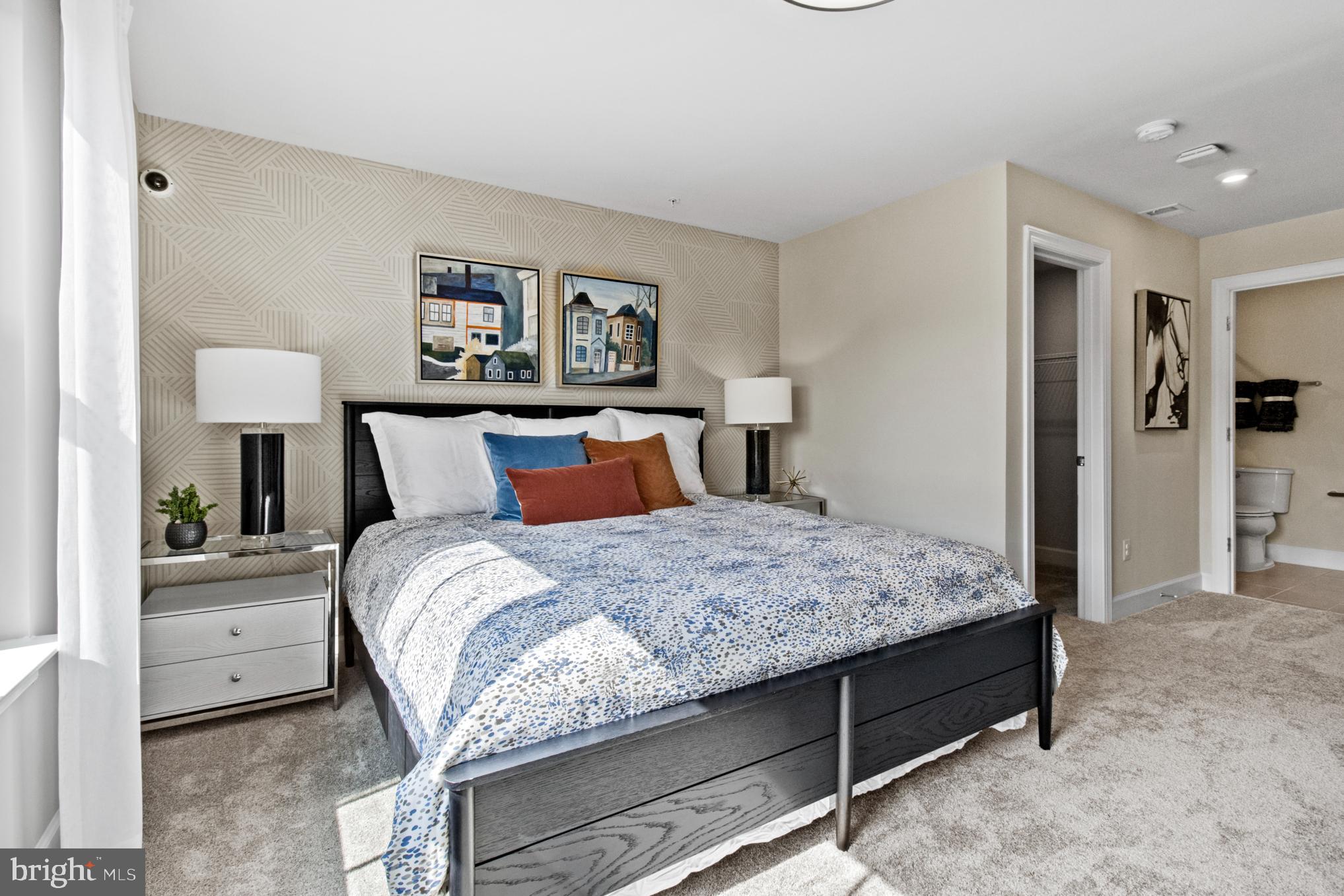 GATEWAY WEST - Residential