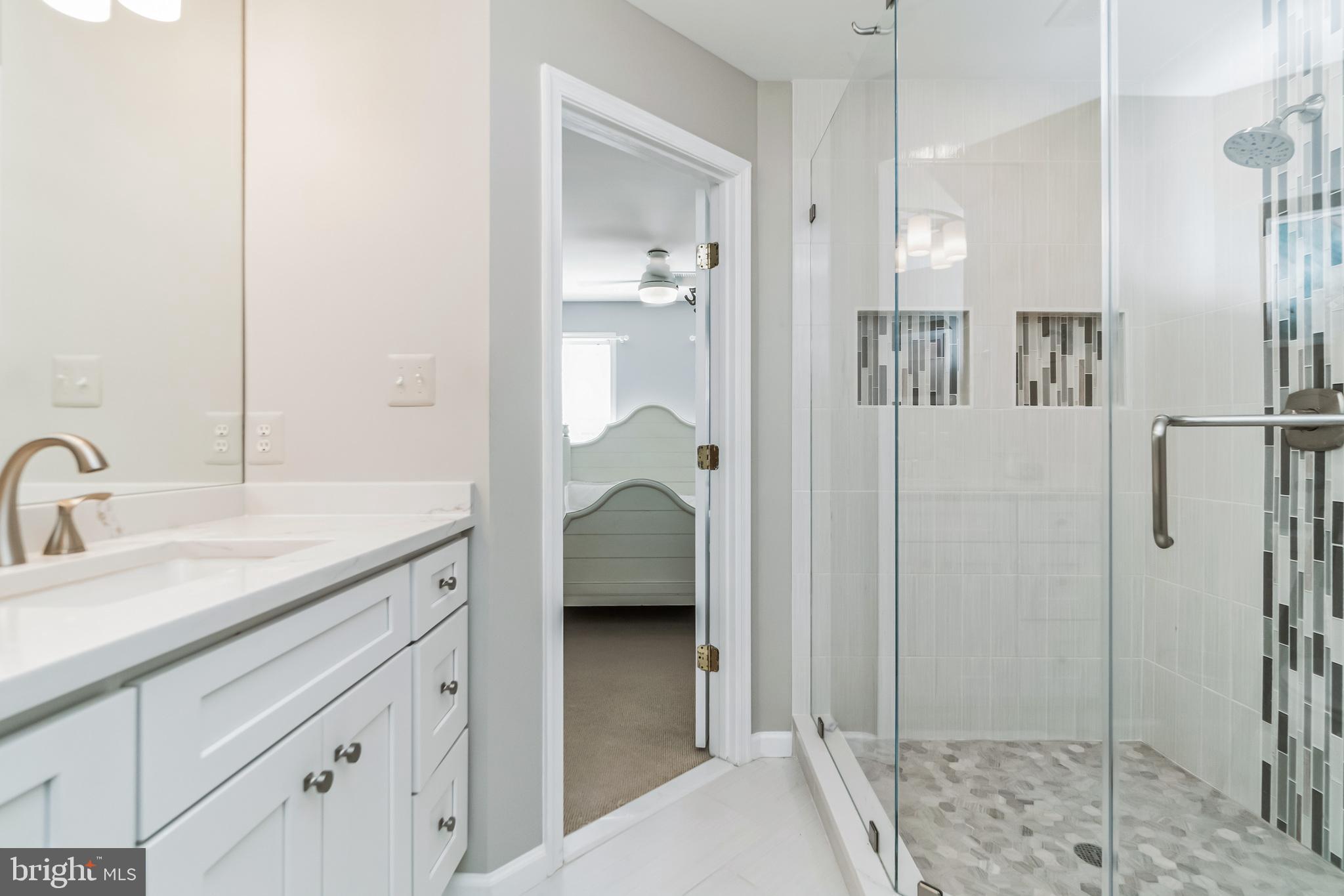 BELMONT BLUFF - Residential