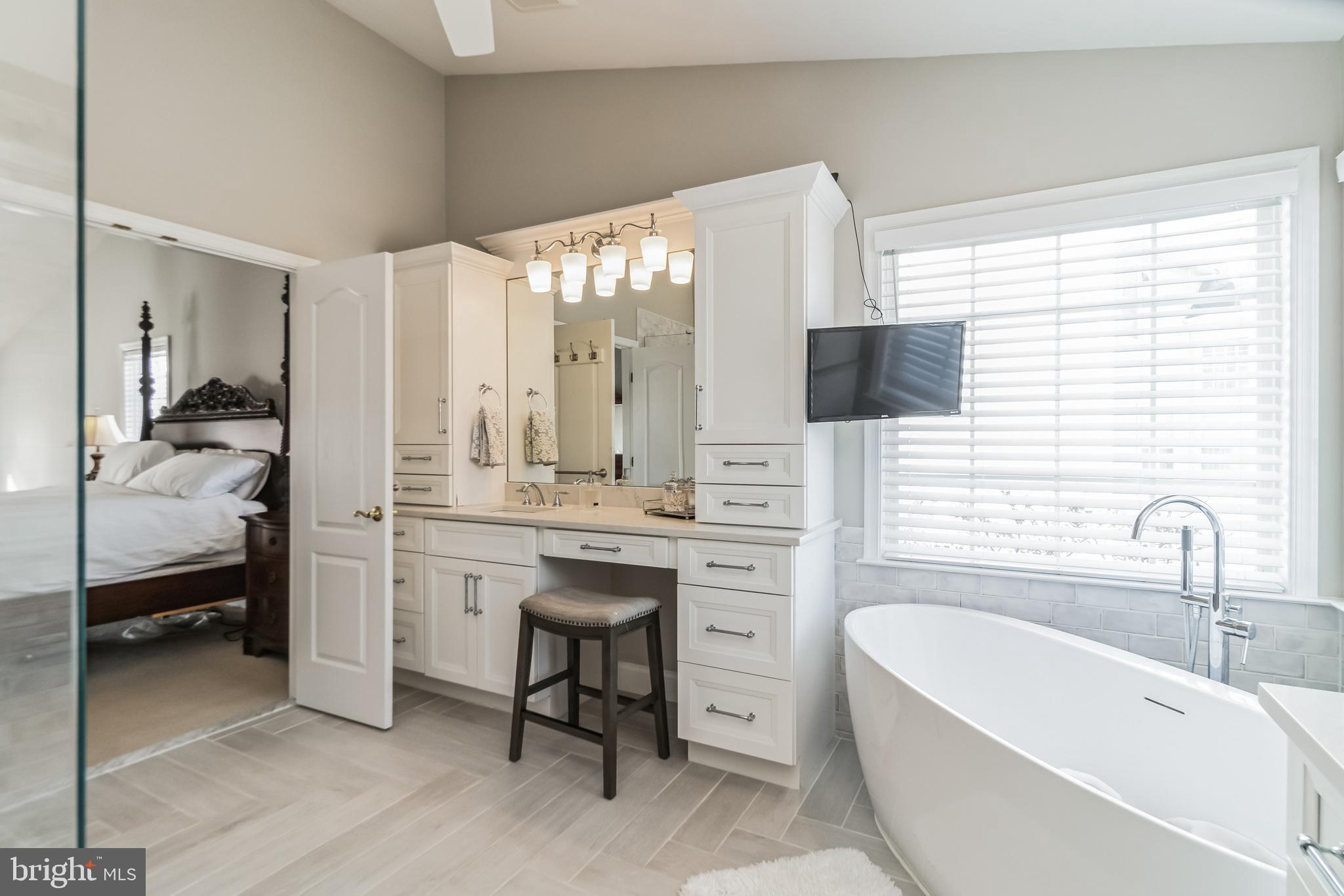 BELMONT BLUFF - Residential